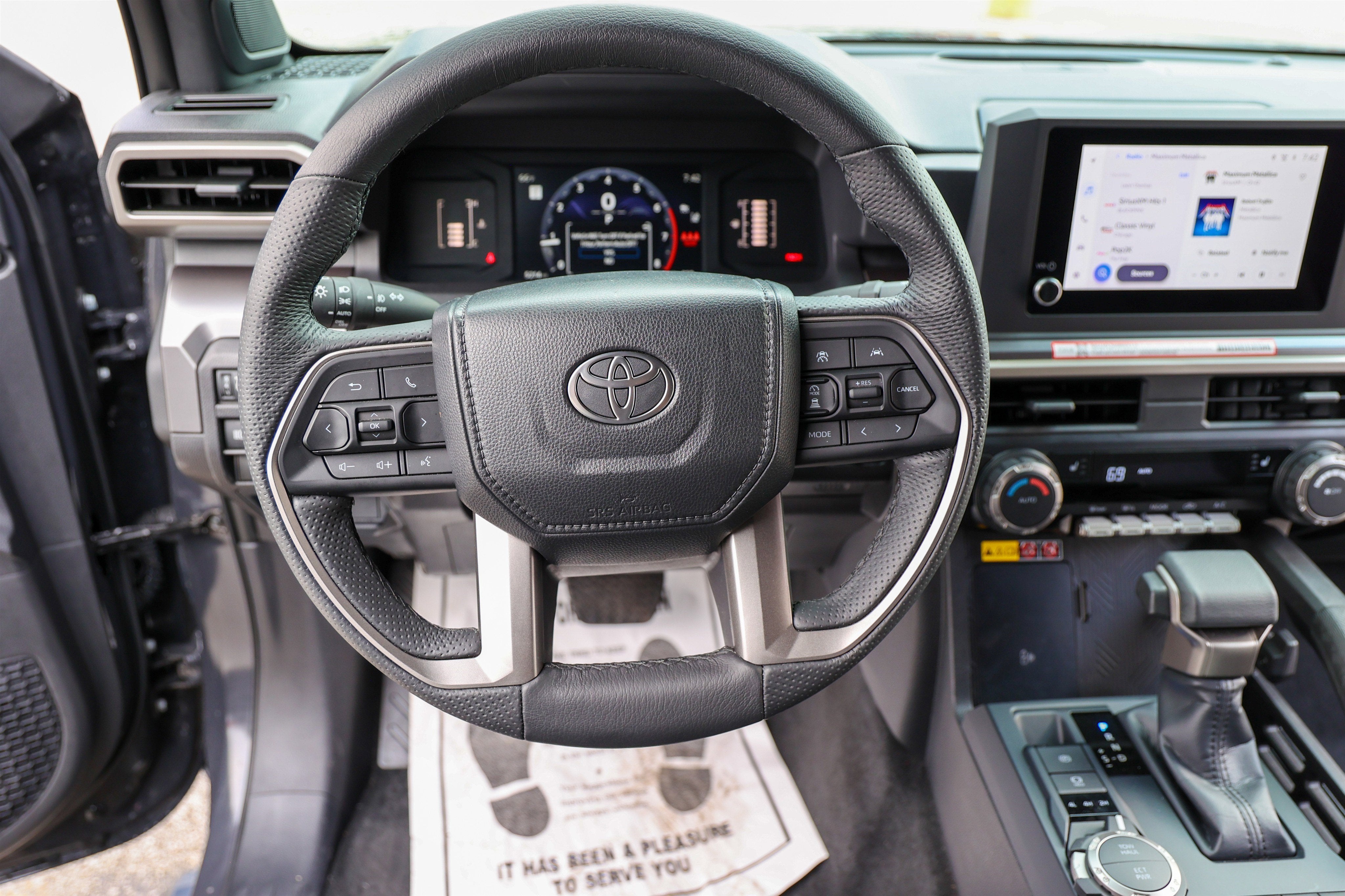 2025 Toyota TACOMA SR5 SR5