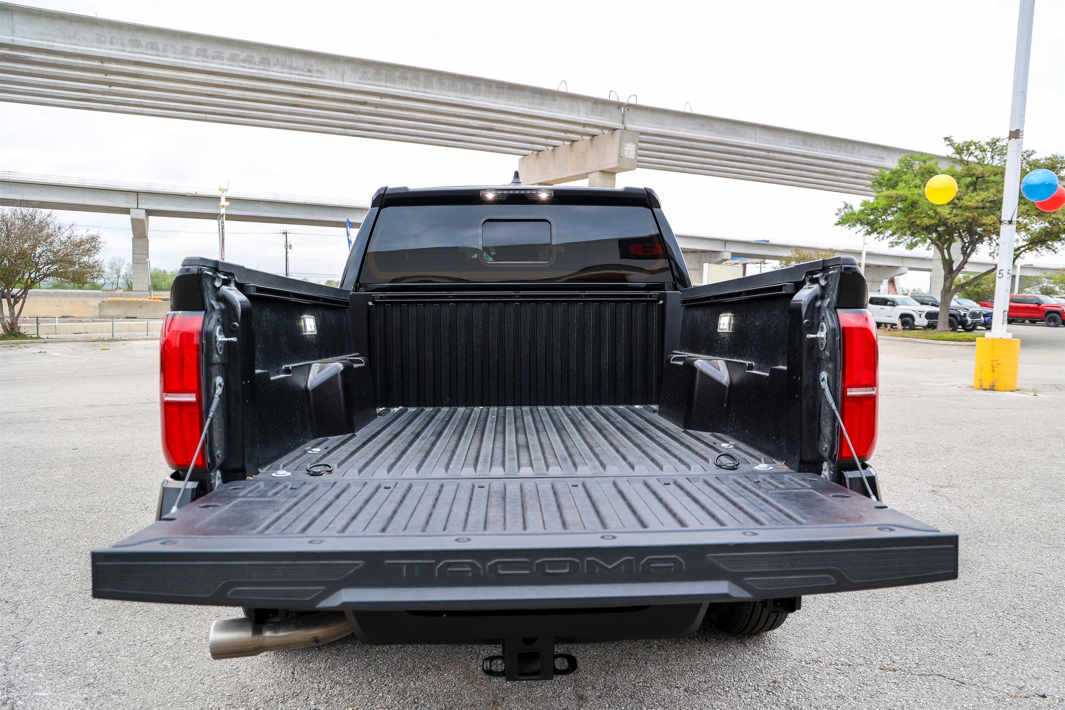 2025 Toyota TACOMA SR5 SR5