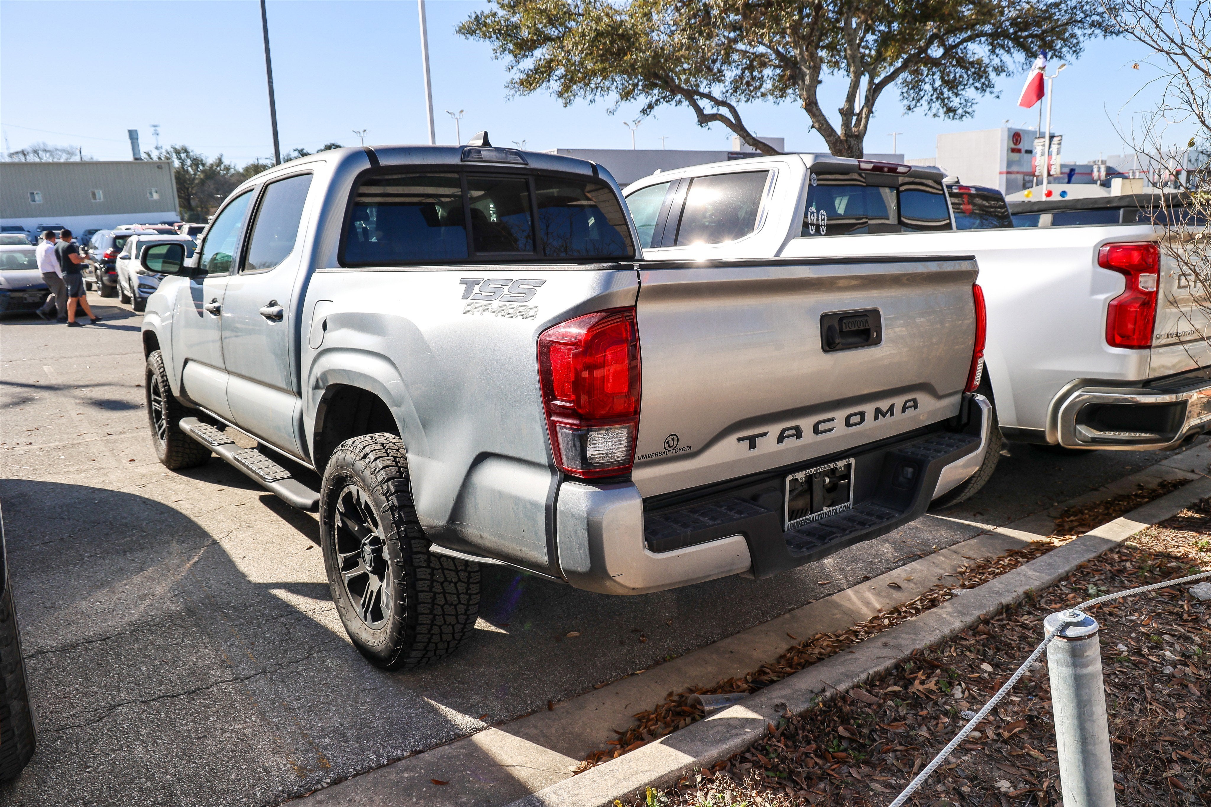 2022 Toyota TACOMA SR SR