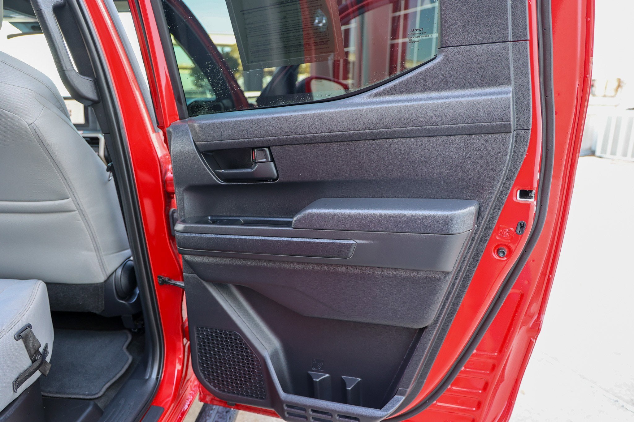 2025 Toyota TACOMA SR5 SR5