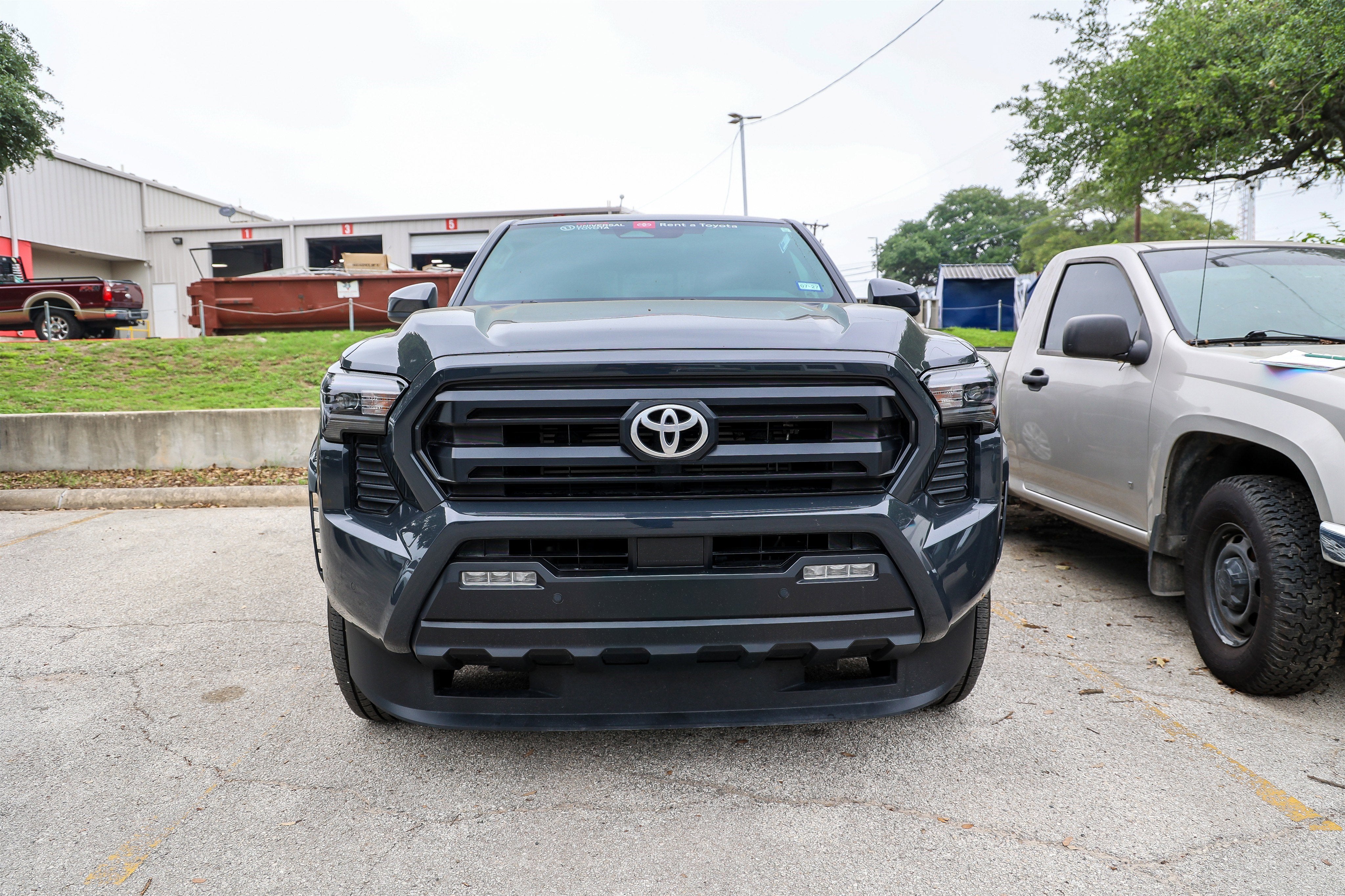 2025 Toyota TACOMA SR5 SR5