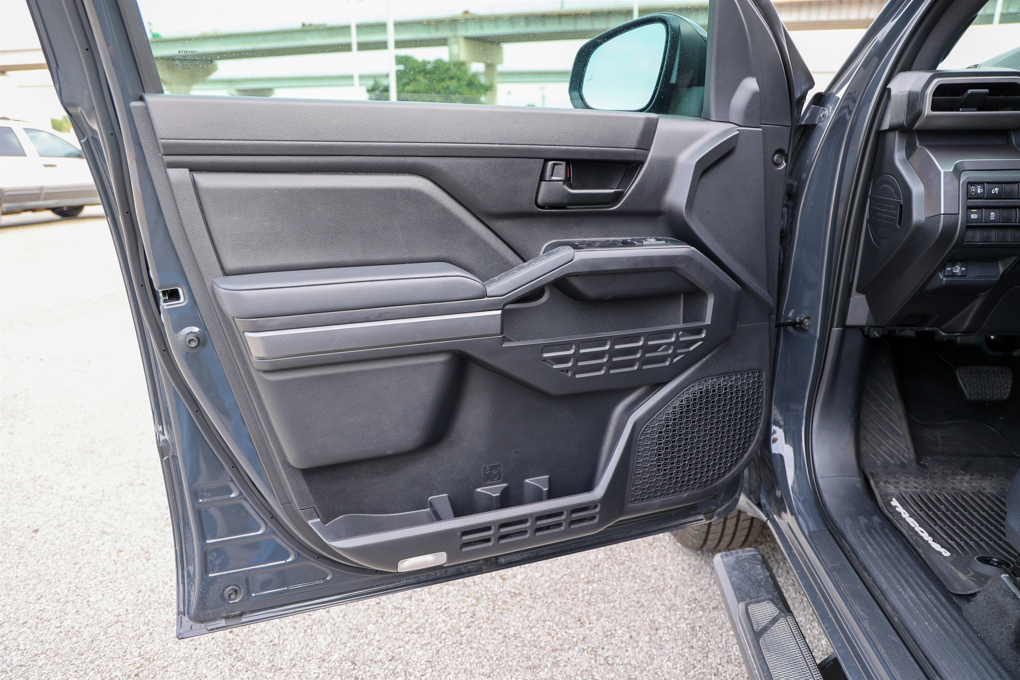 2025 Toyota TACOMA SR5 SR5