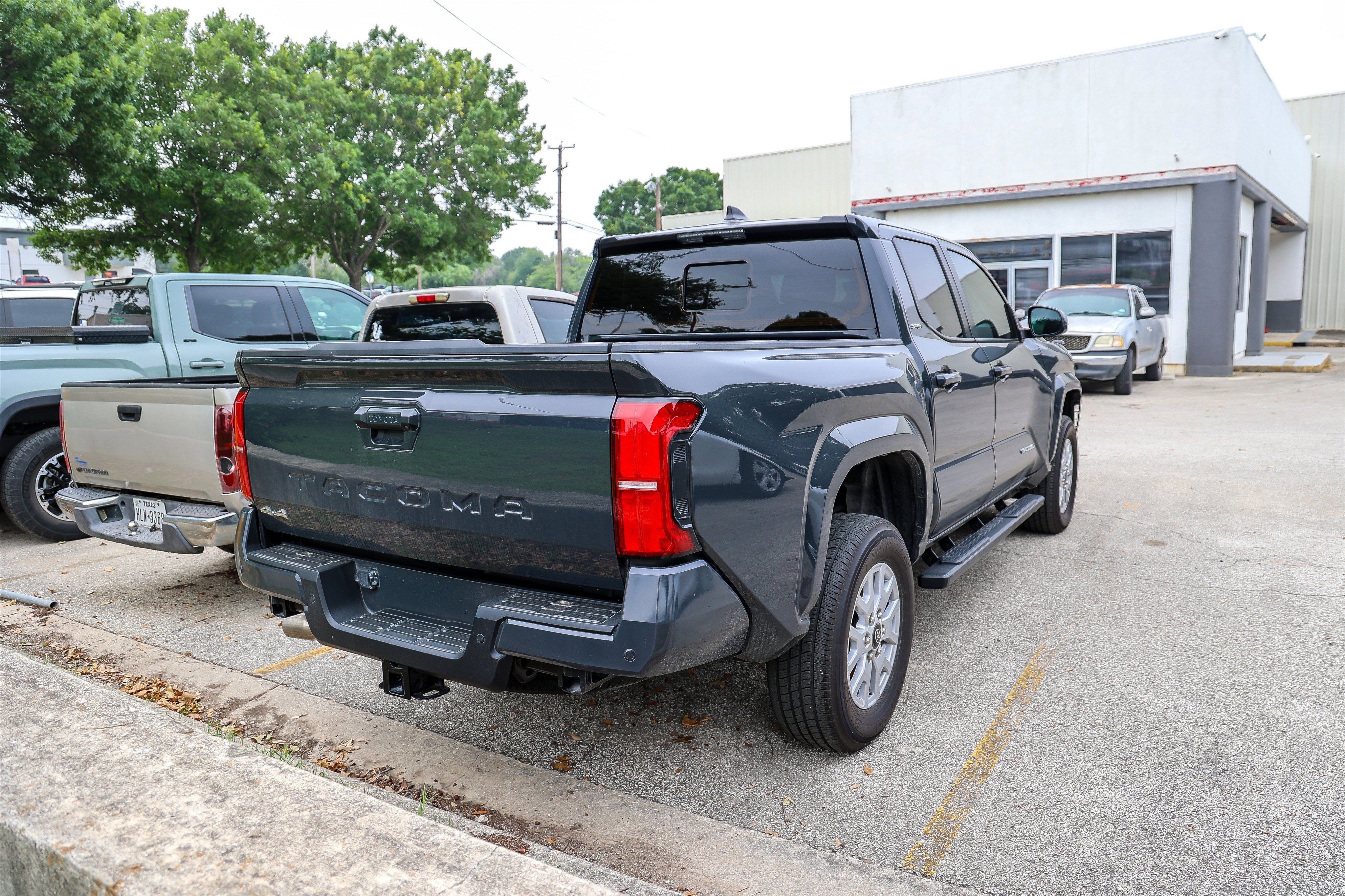 2025 Toyota TACOMA SR5 SR5