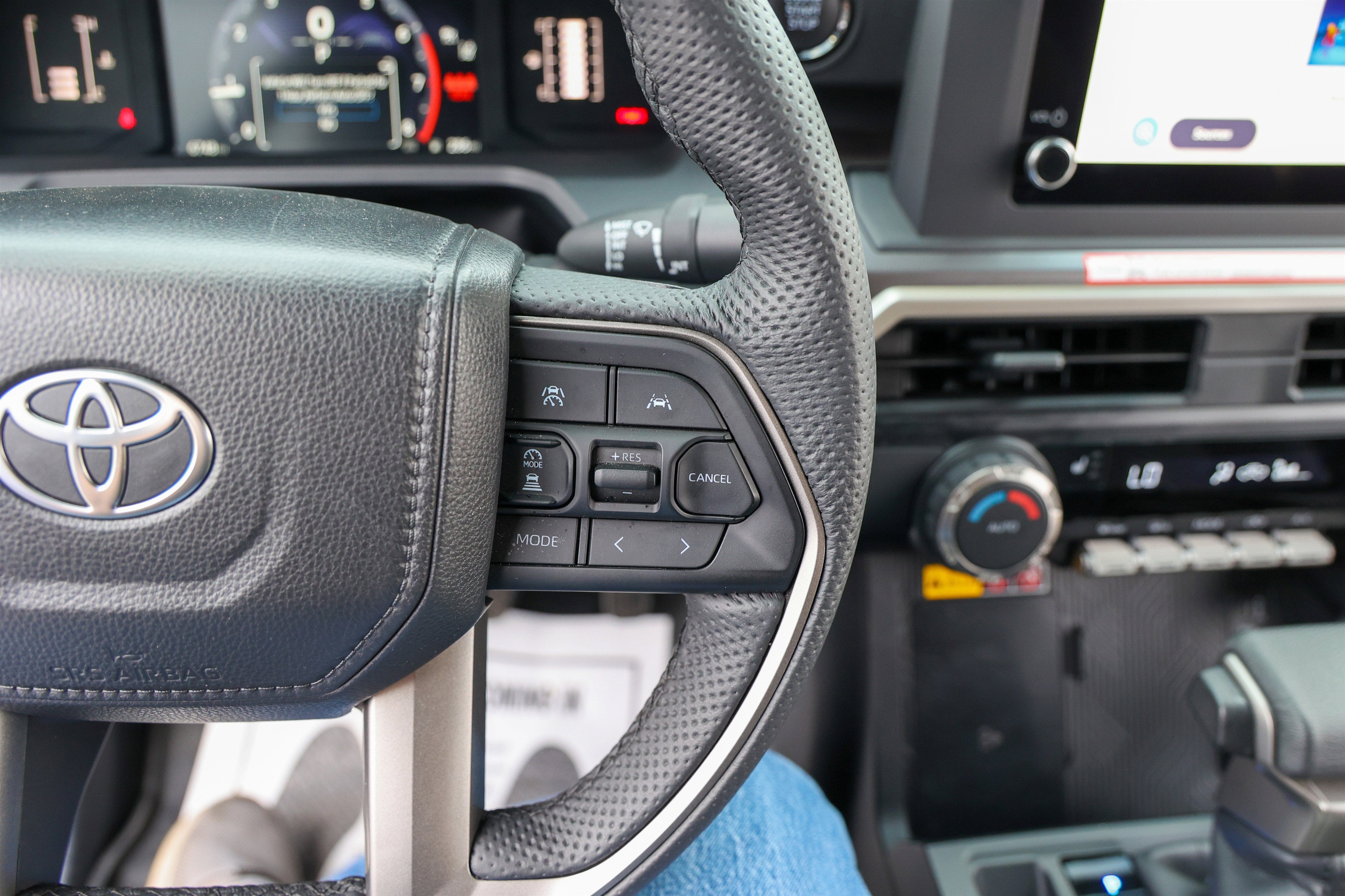 2025 Toyota TACOMA SR5 SR5