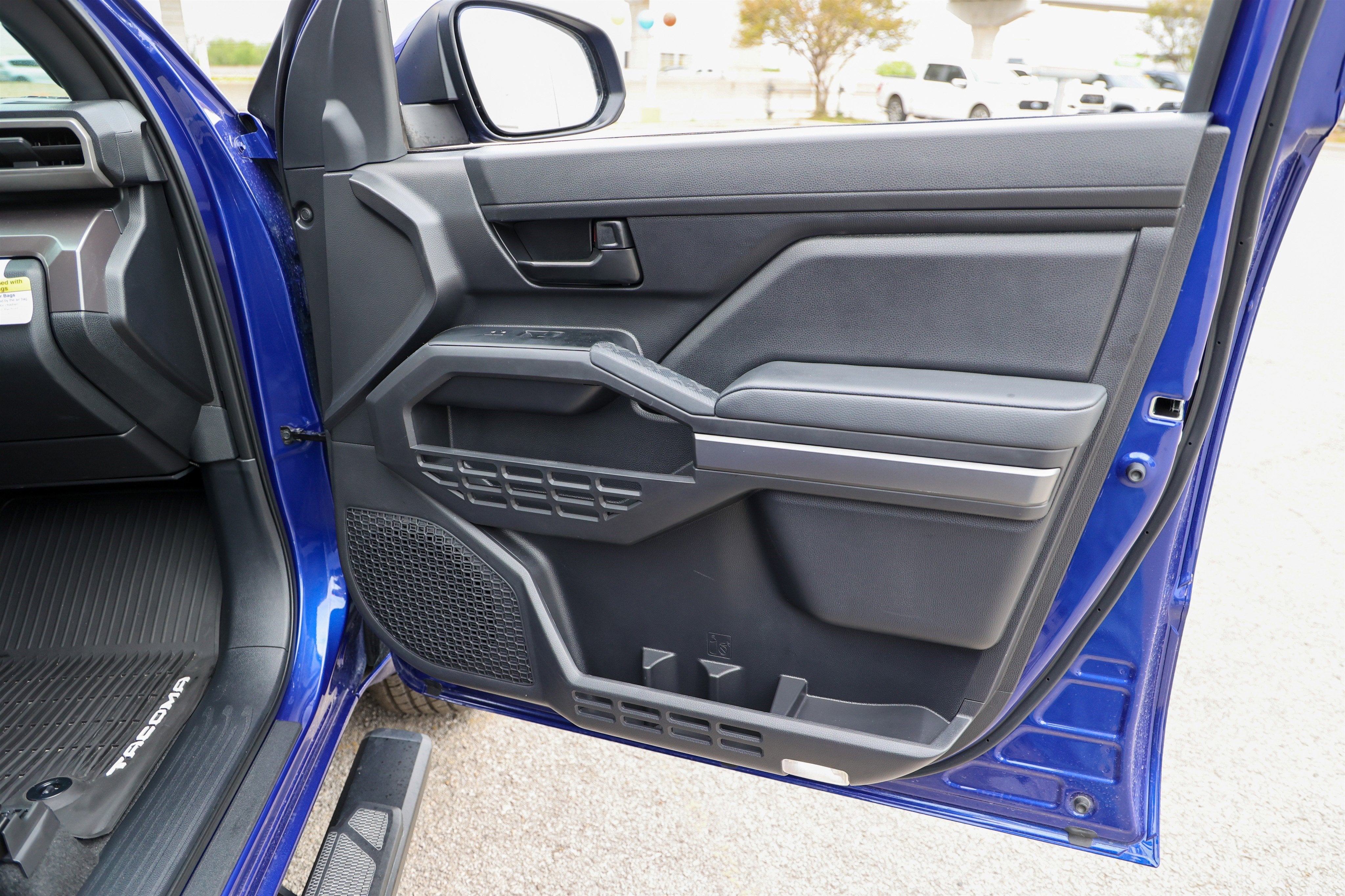 2025 Toyota TACOMA SR5 SR5