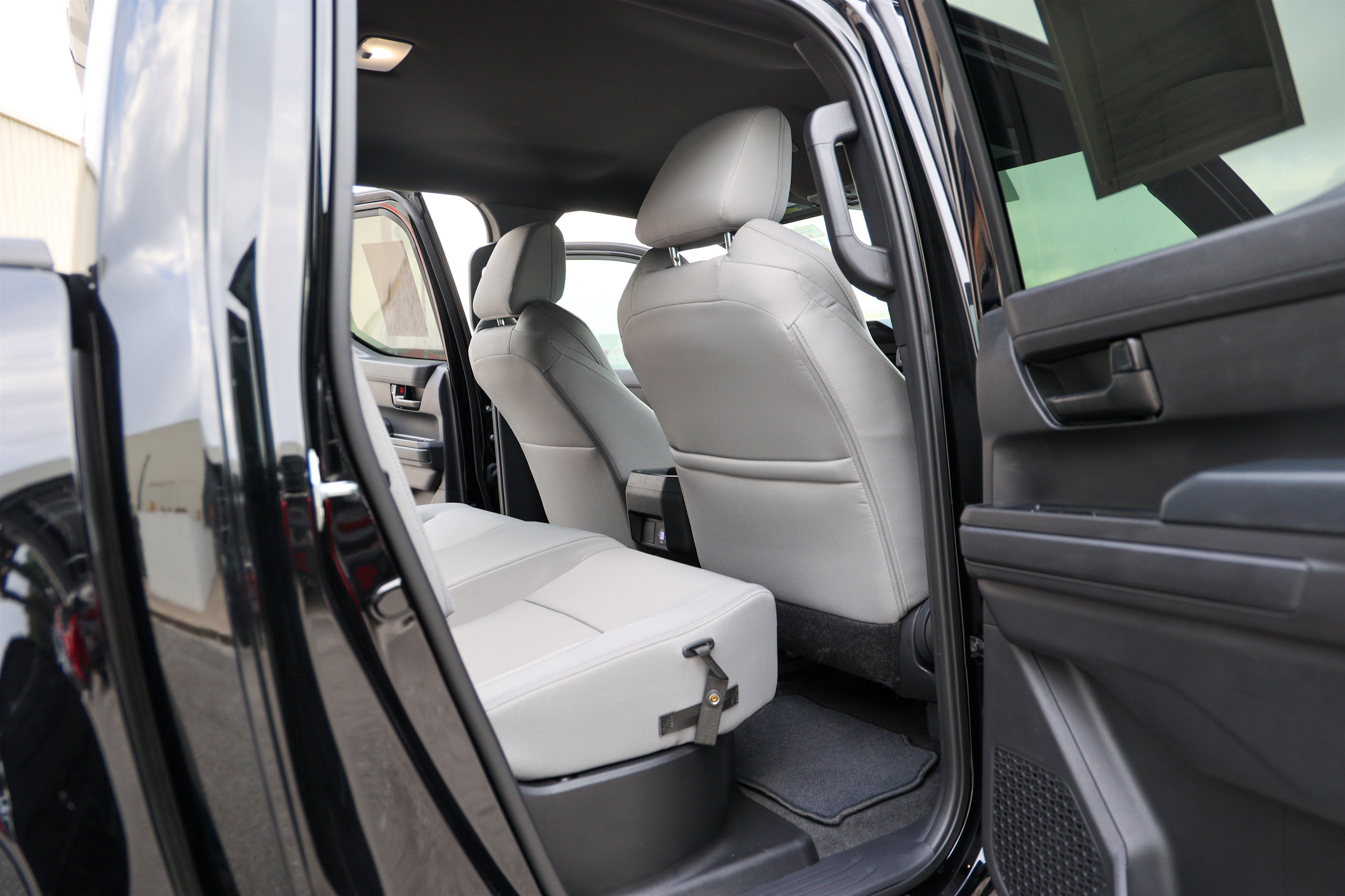 2025 Toyota TACOMA SR5 SR5