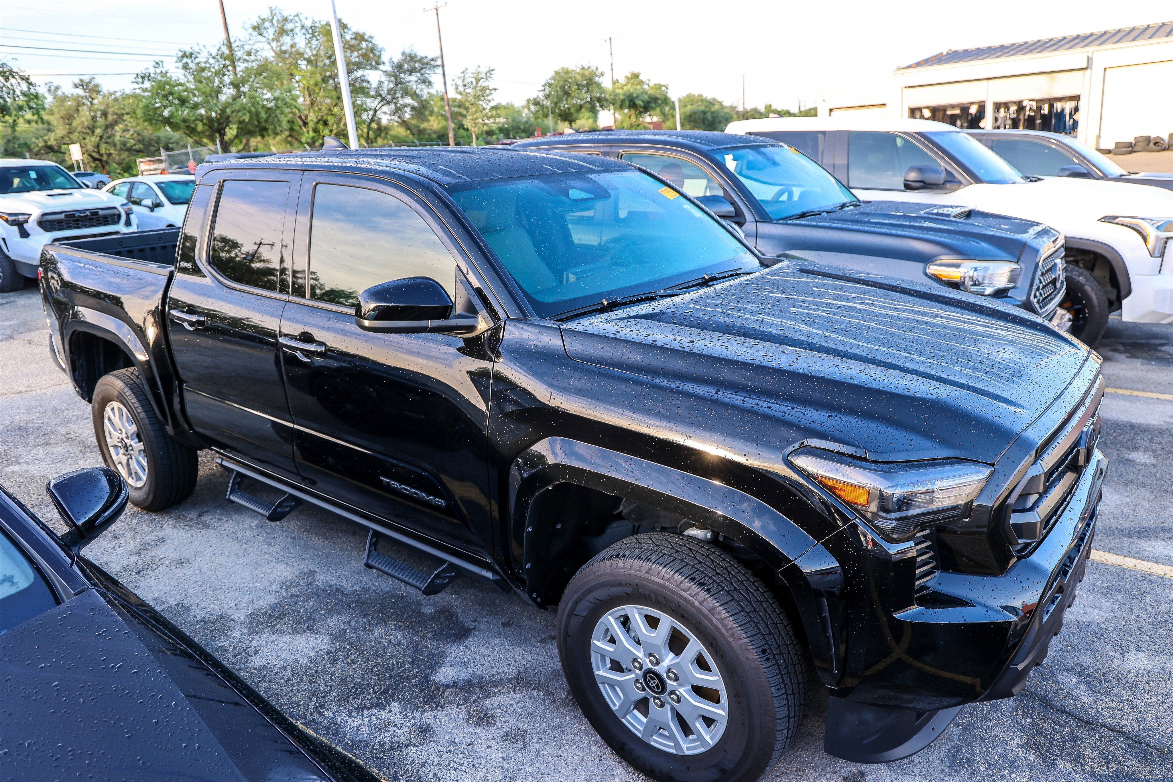 2025 Toyota Tacoma 4WD SR5