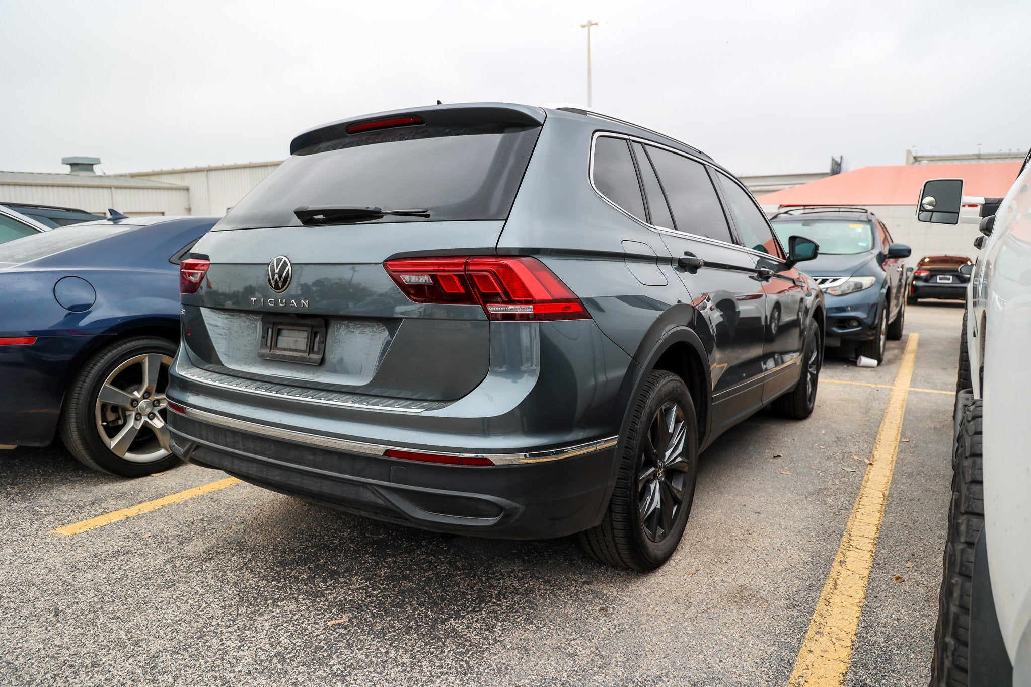 2023 Volkswagen Tiguan SE