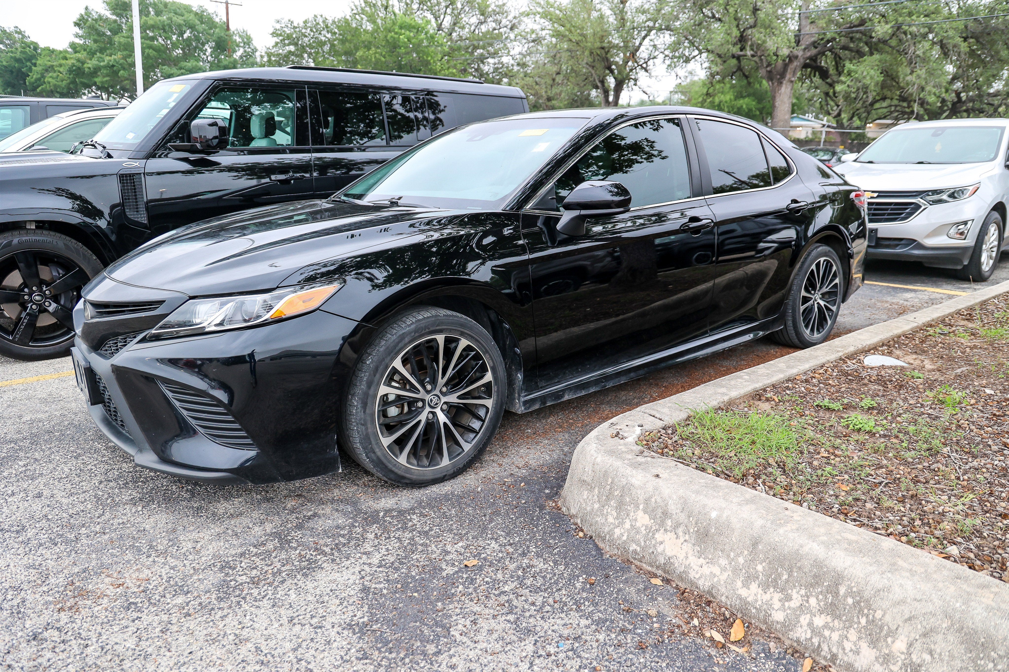 2018 Toyota CAMRY SE
