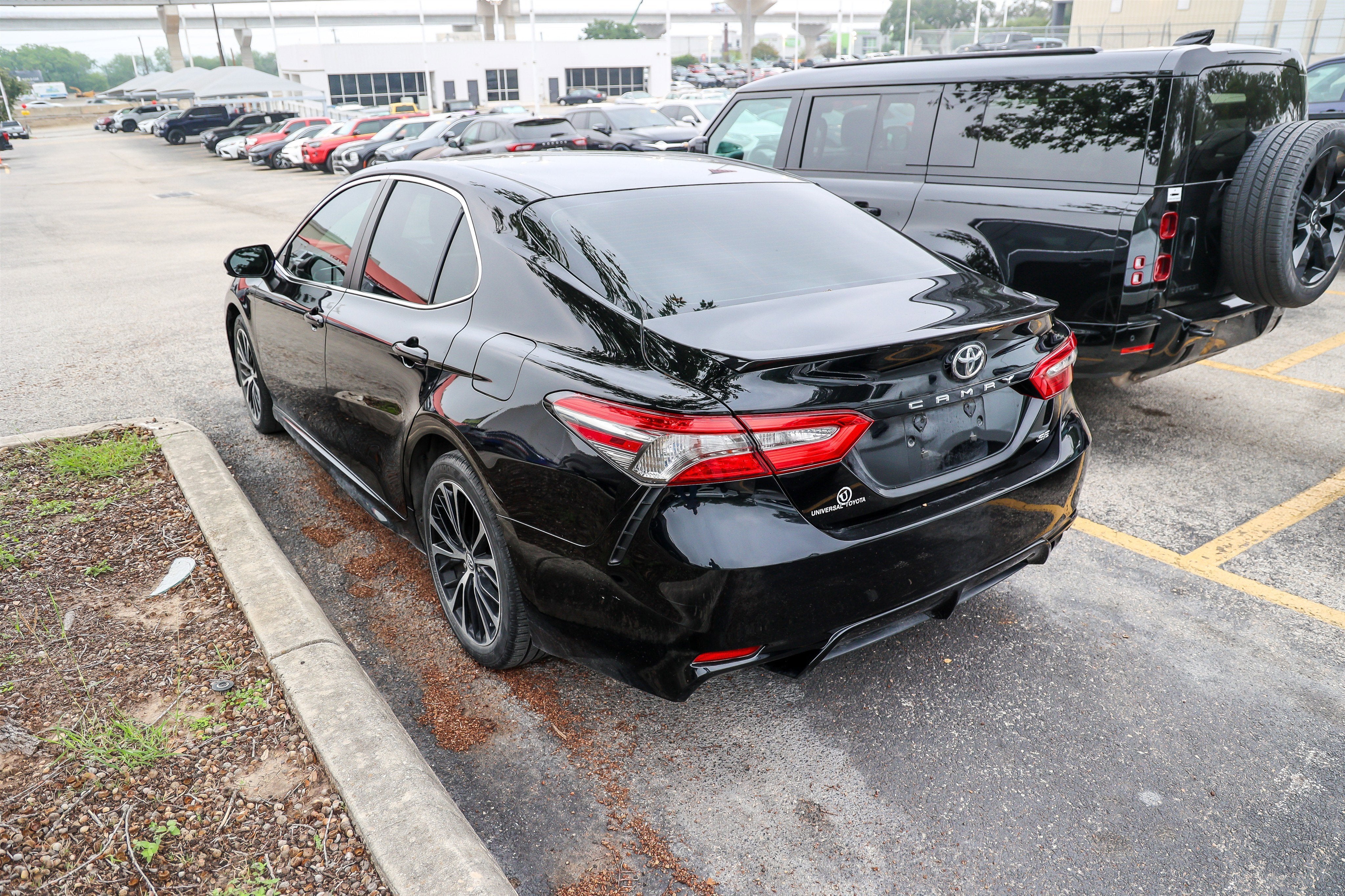 2018 Toyota CAMRY SE