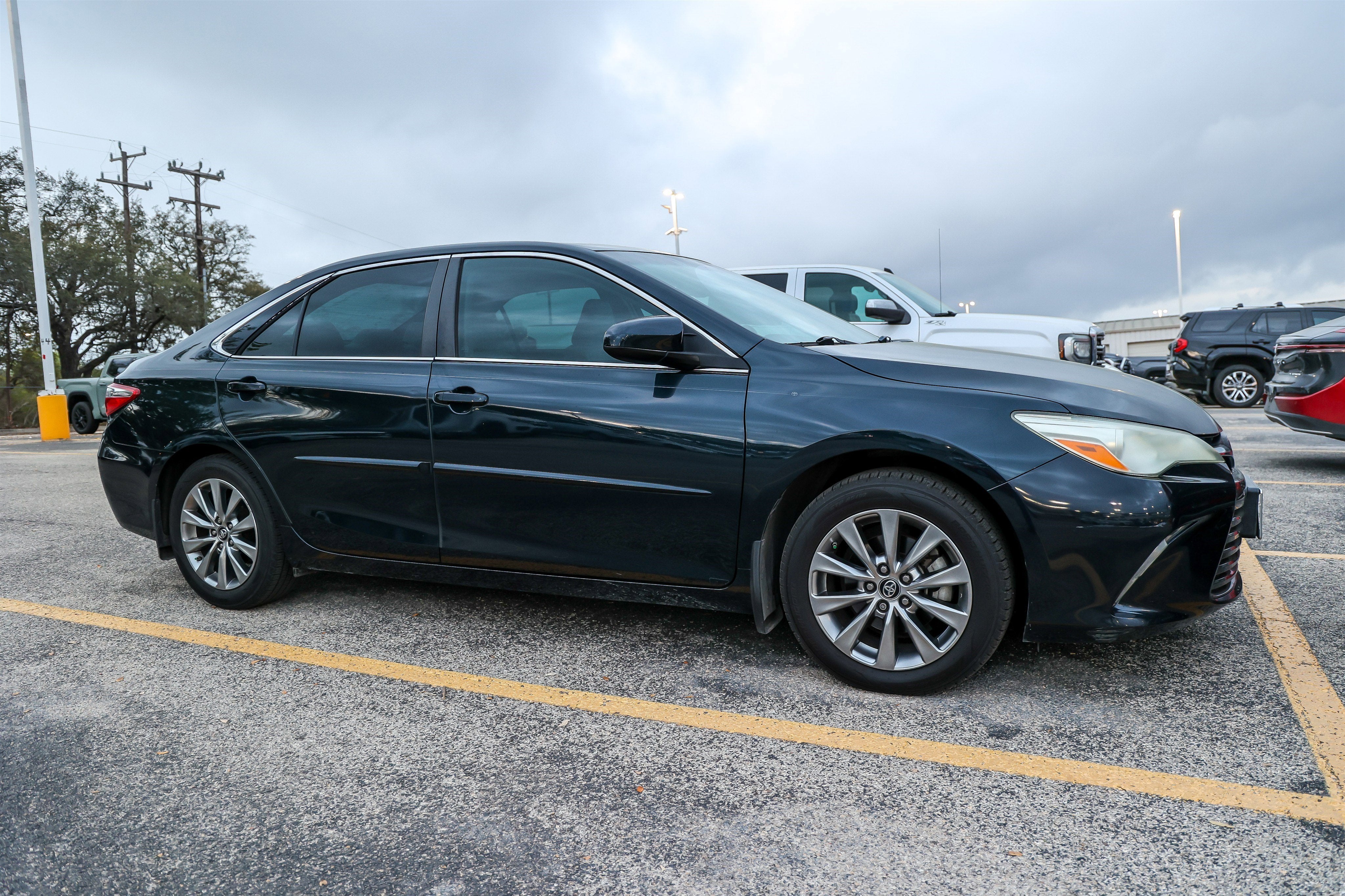2017 Toyota CAMRY SE