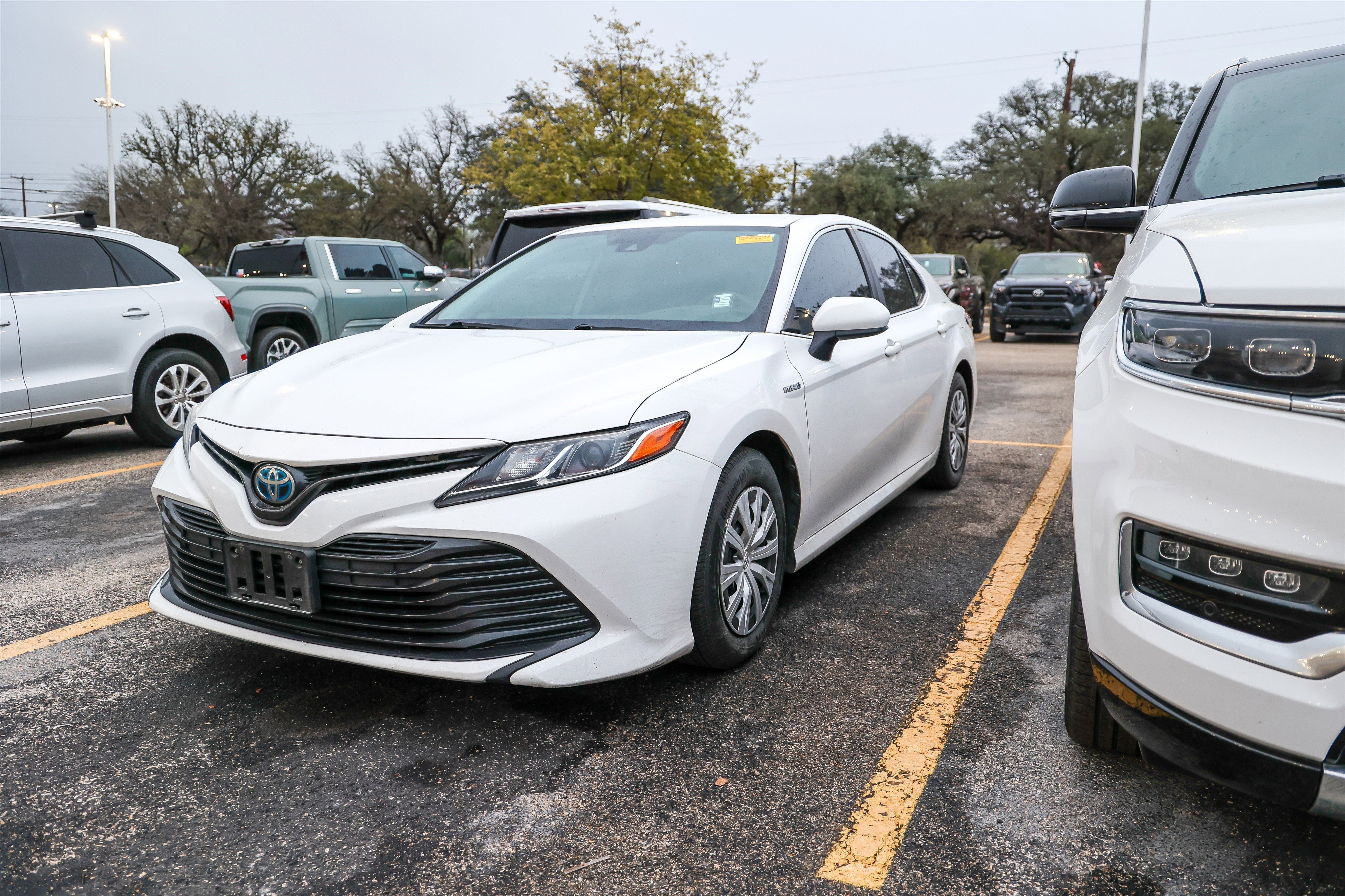 2020 Toyota CAMRY Hybrid LE