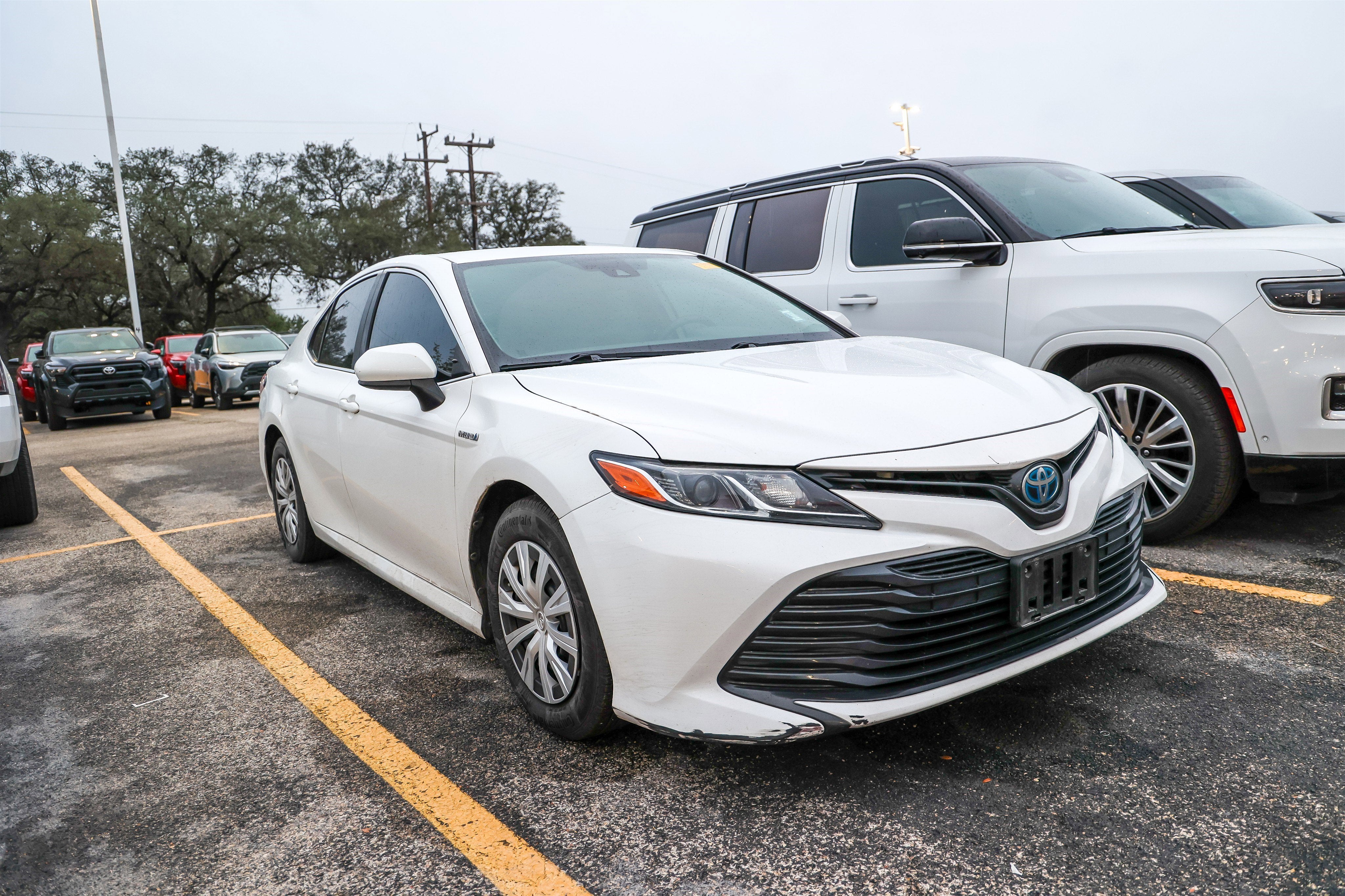 2020 Toyota CAMRY Hybrid LE