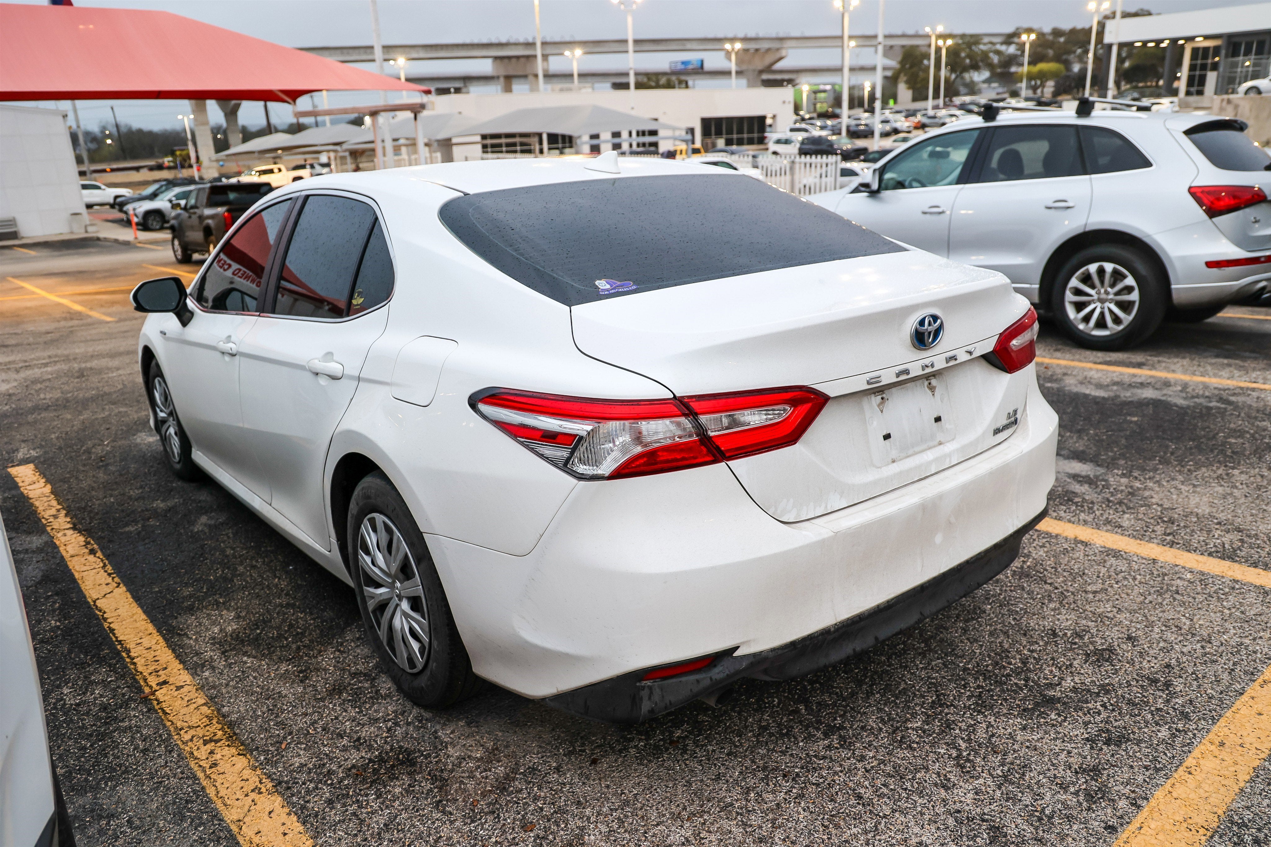 2020 Toyota CAMRY Hybrid LE