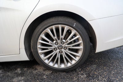 2021 Toyota AVALON Limited