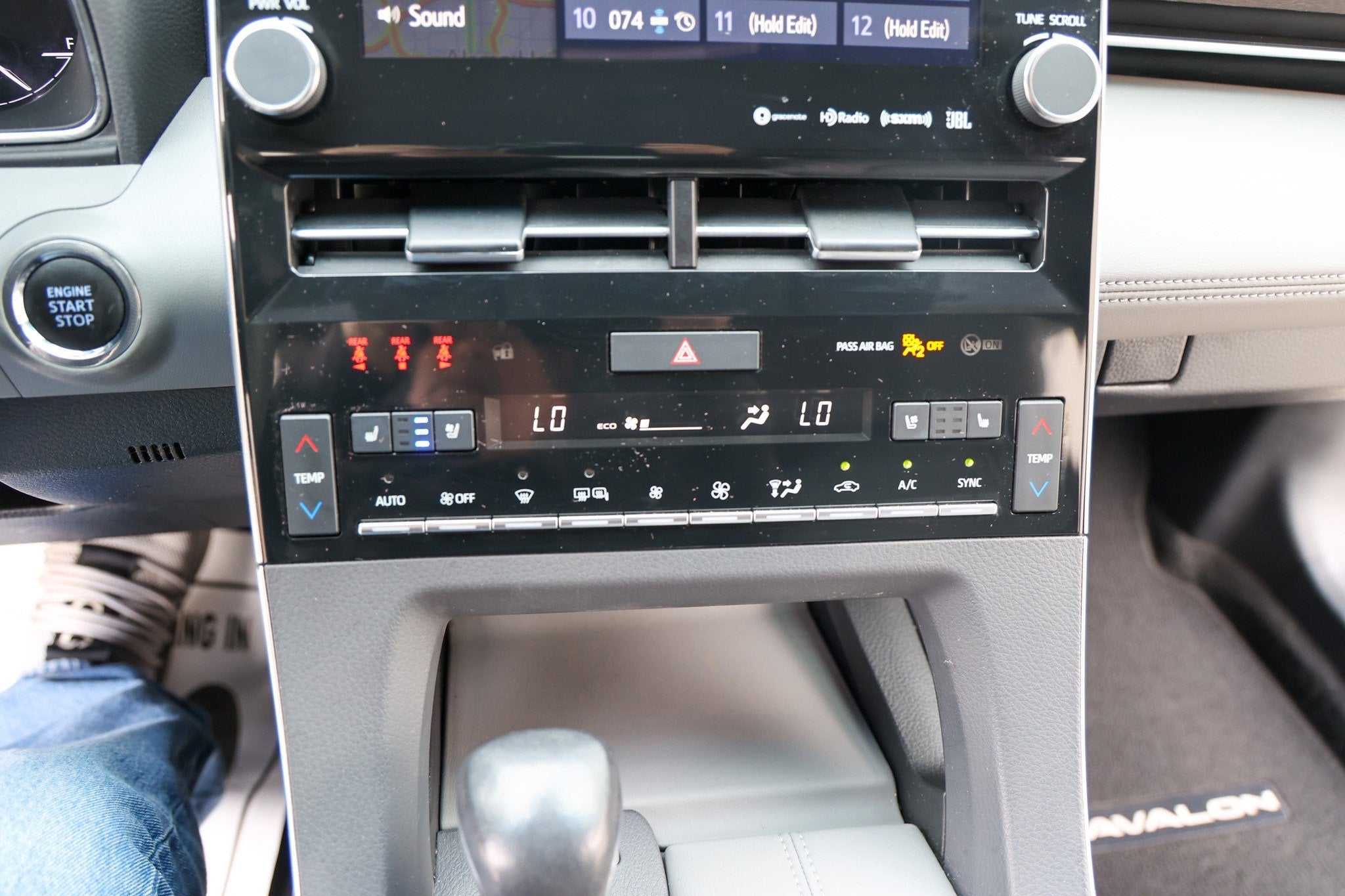 2021 Toyota AVALON Limited