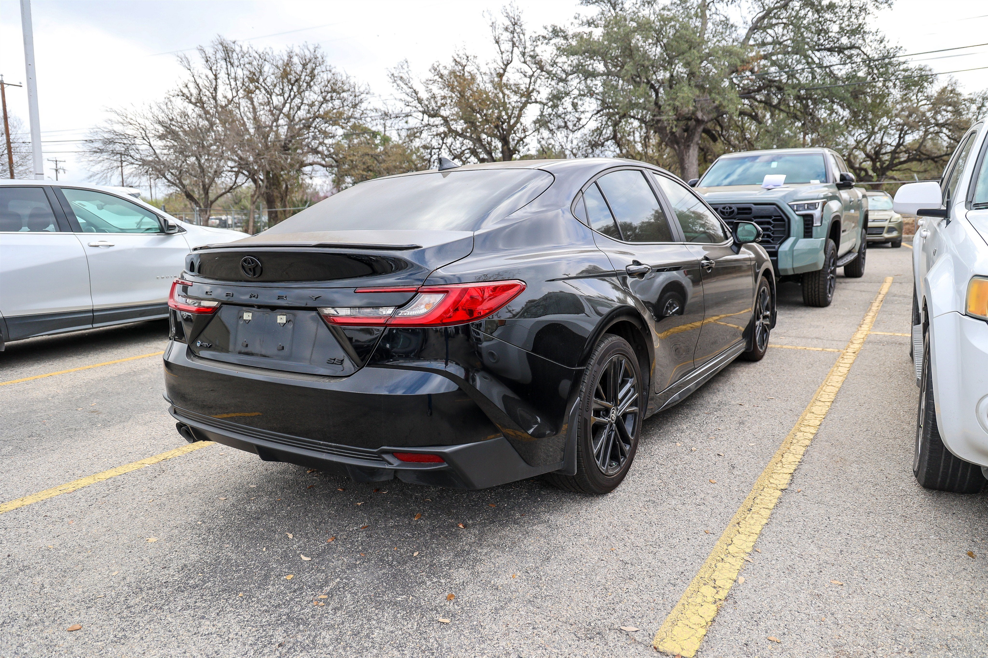 2025 Toyota CAMRY SE