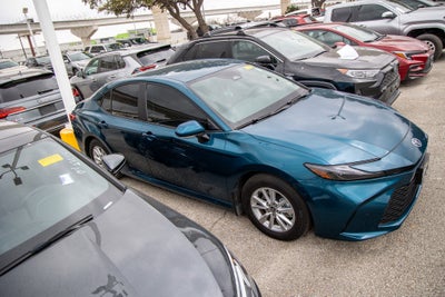 2025 Toyota CAMRY LE