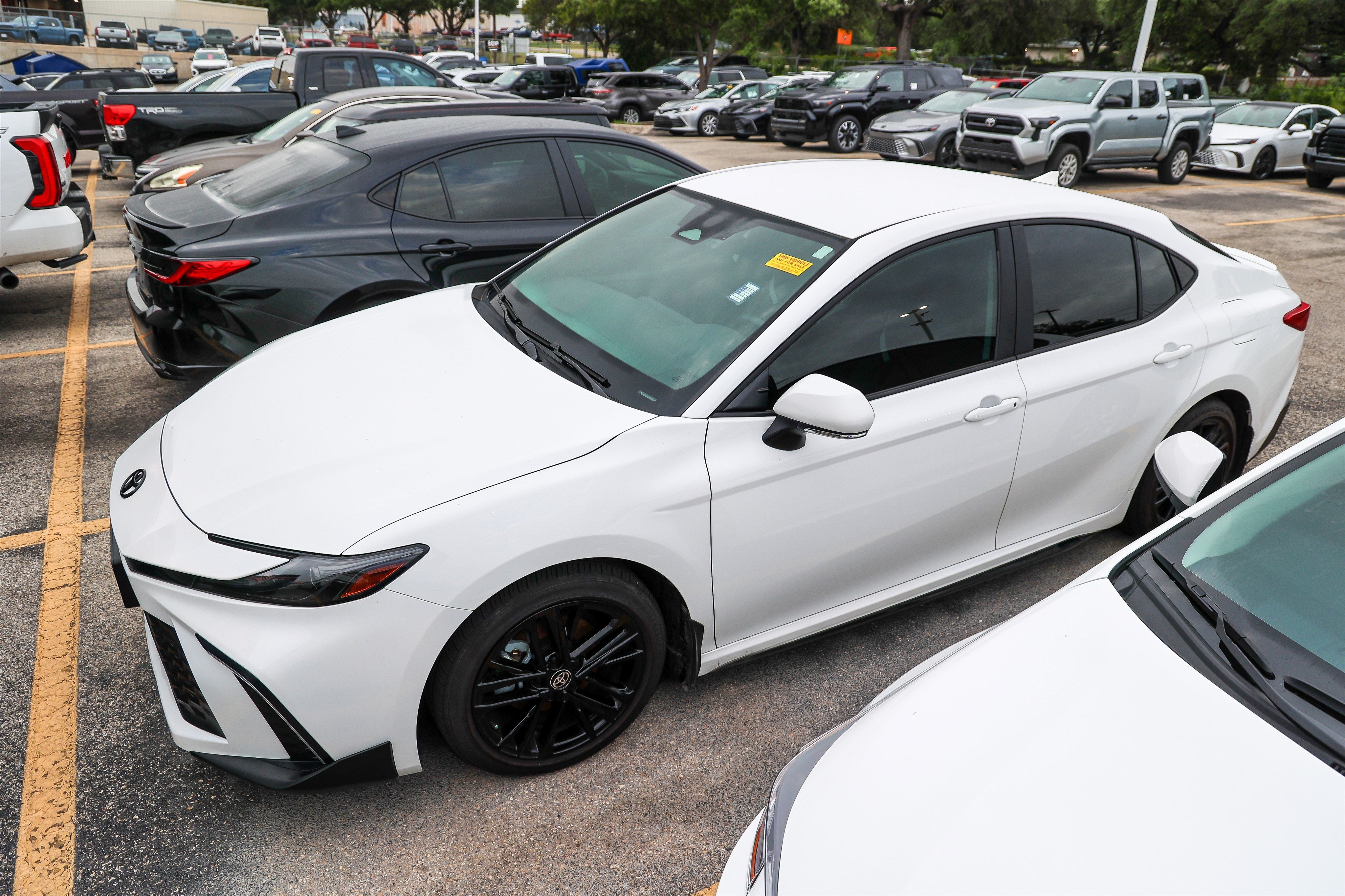 2025 Toyota Camry SE