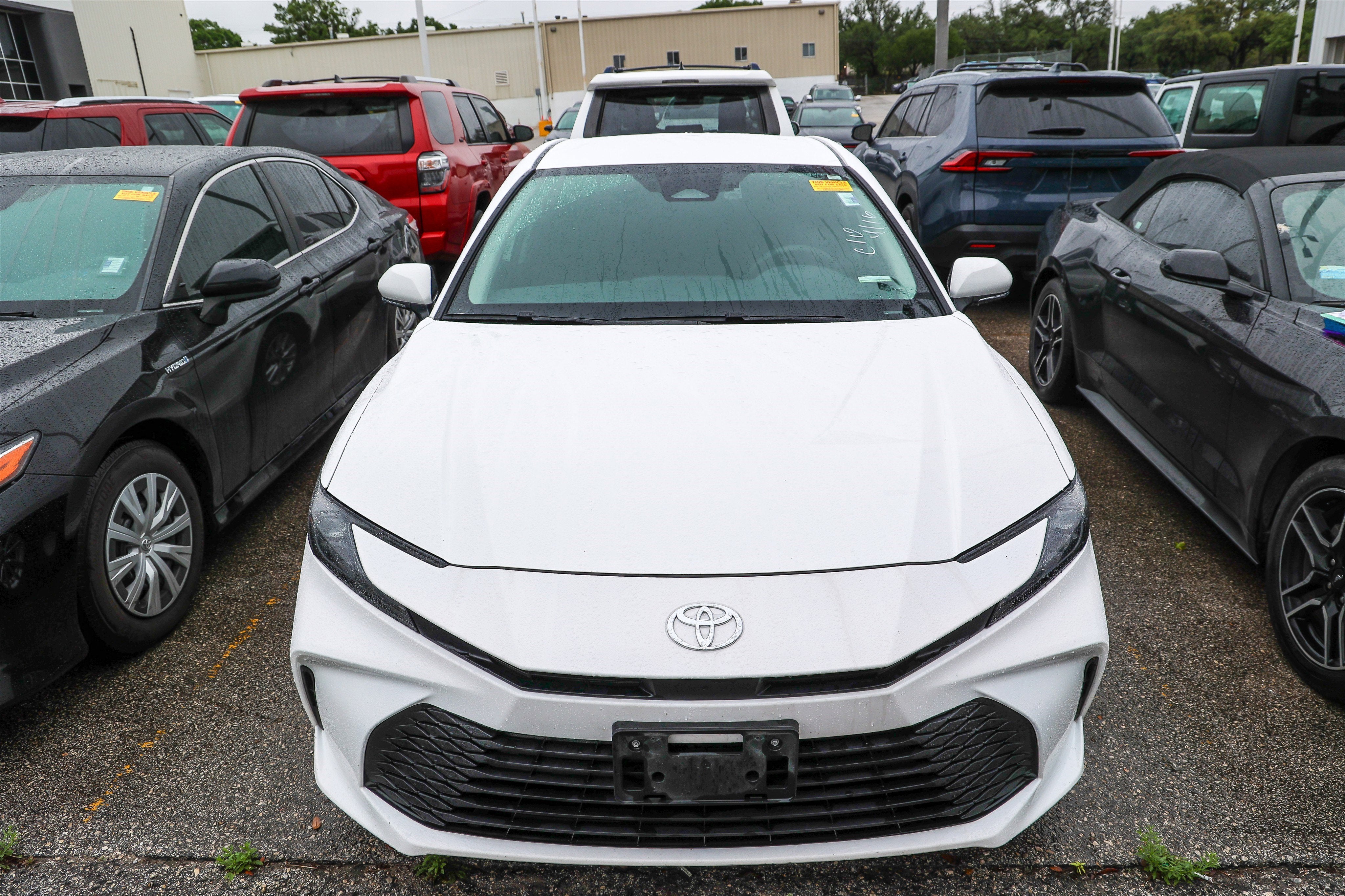 2025 Toyota CAMRY LE