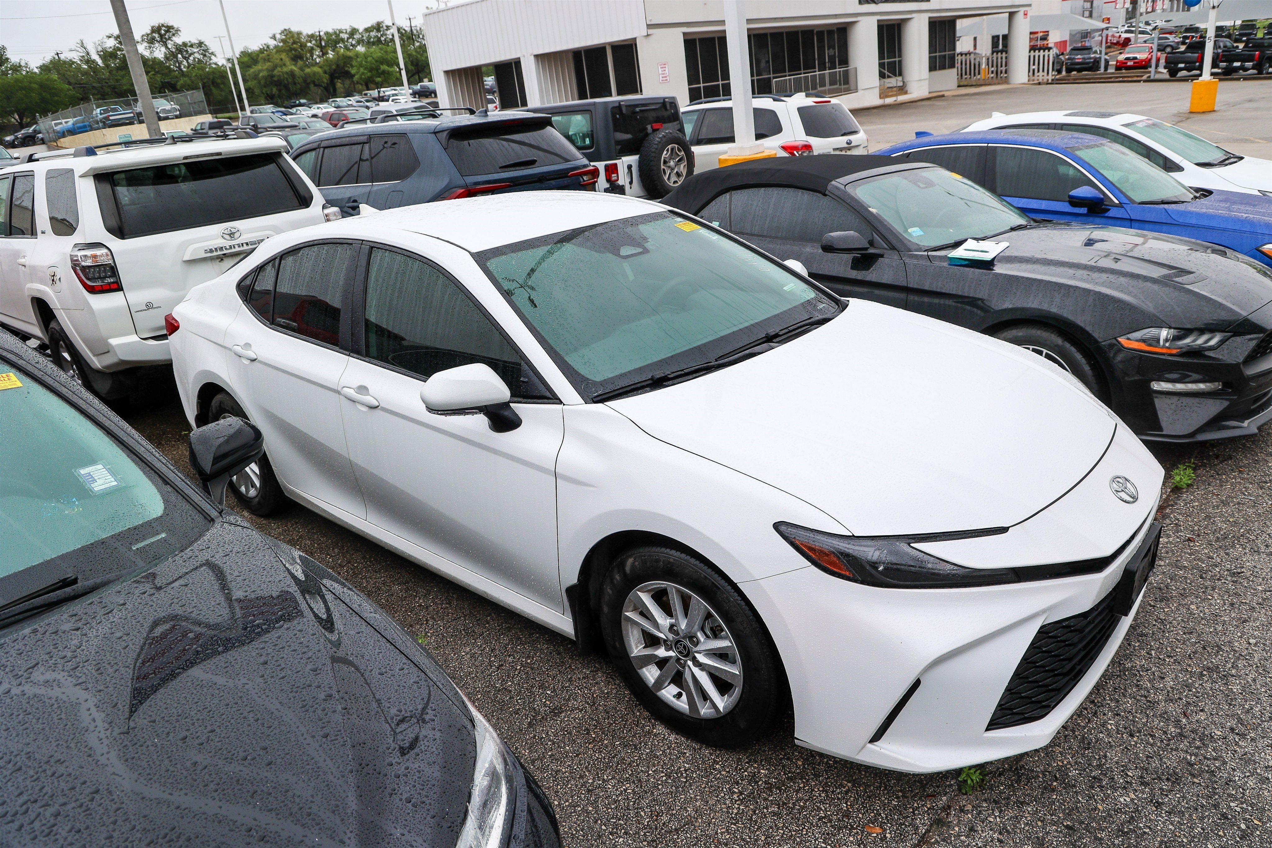 2025 Toyota CAMRY LE