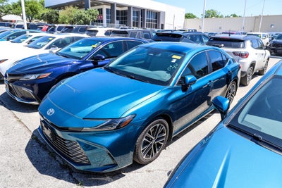 2025 Toyota CAMRY XLE