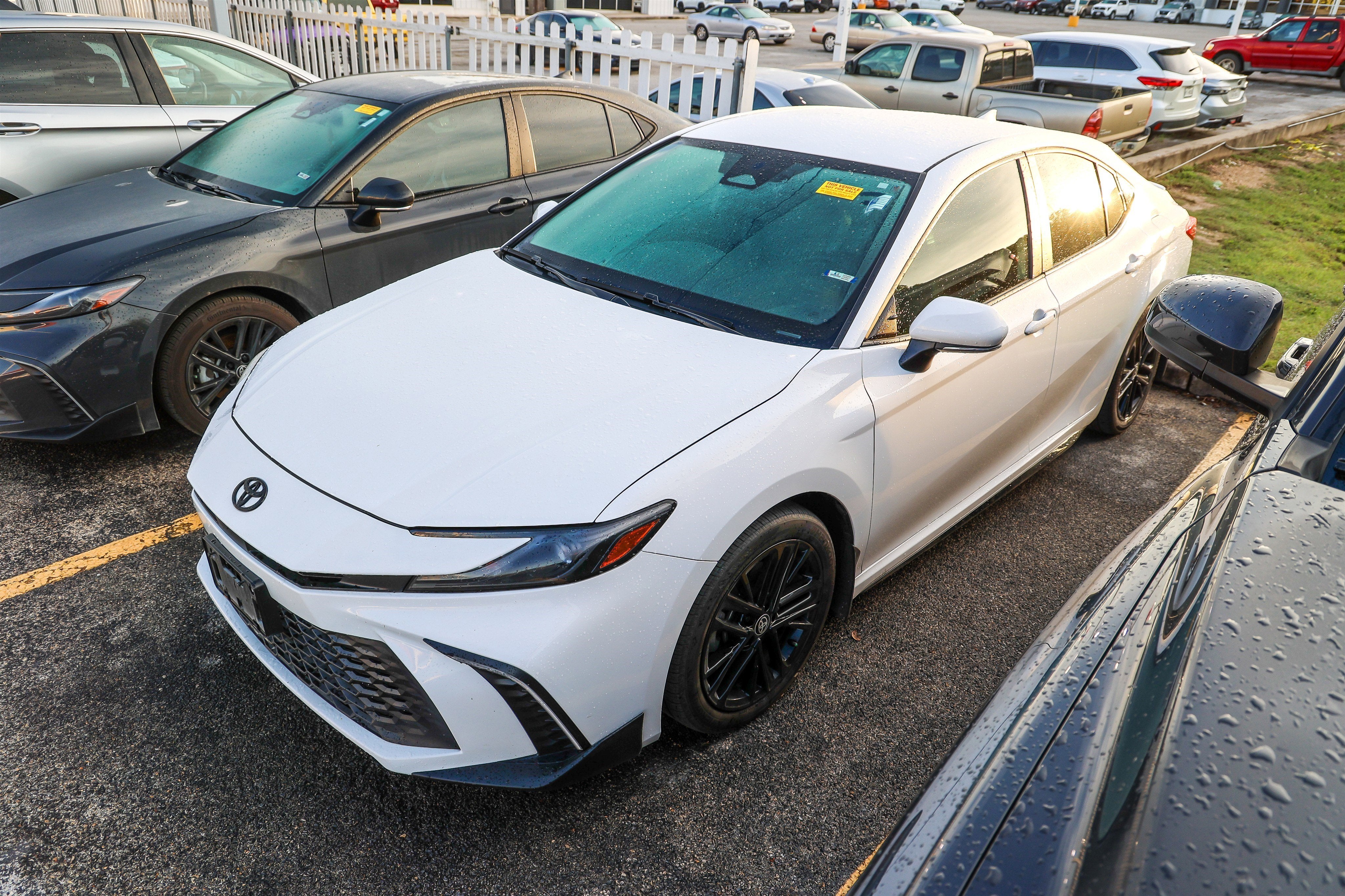 2025 Toyota Camry SE