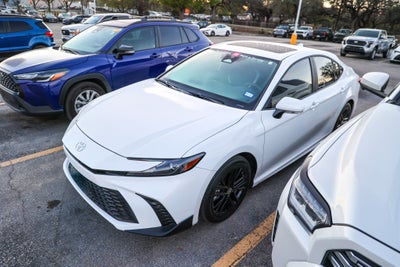 2025 Toyota CAMRY SE