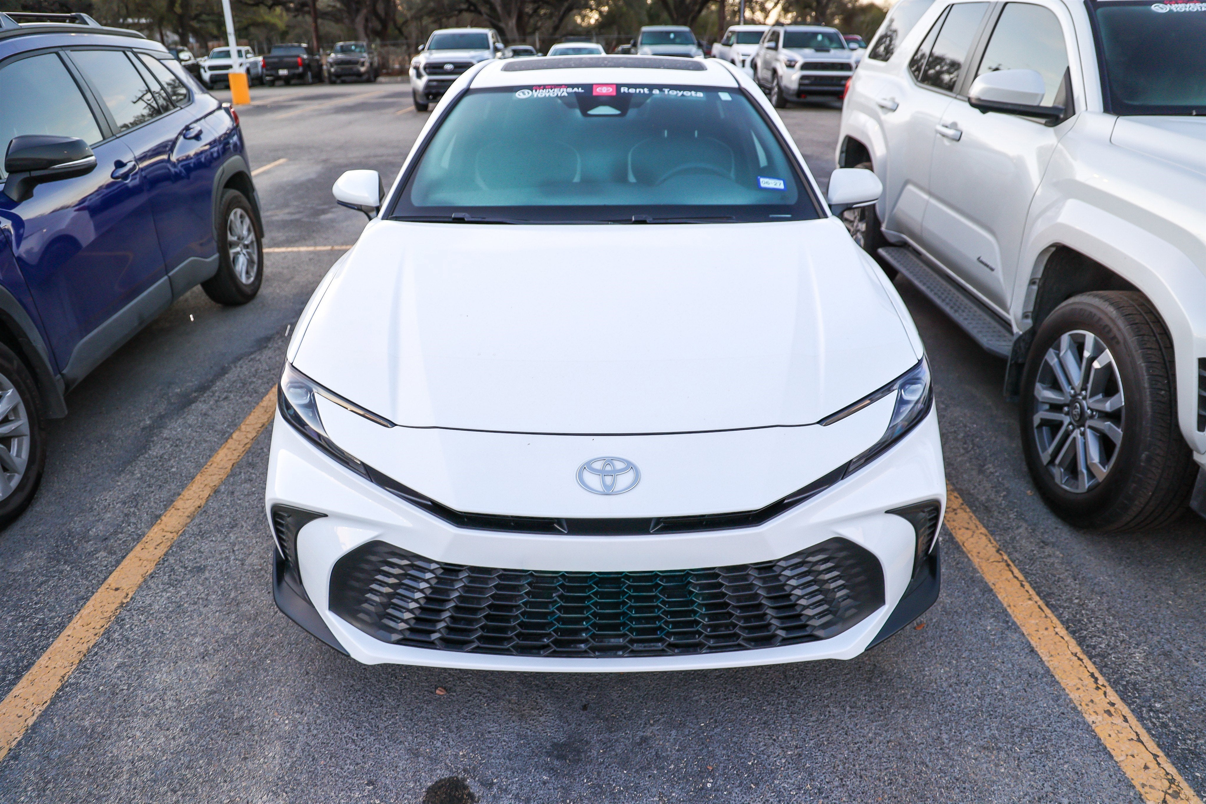 2025 Toyota CAMRY SE