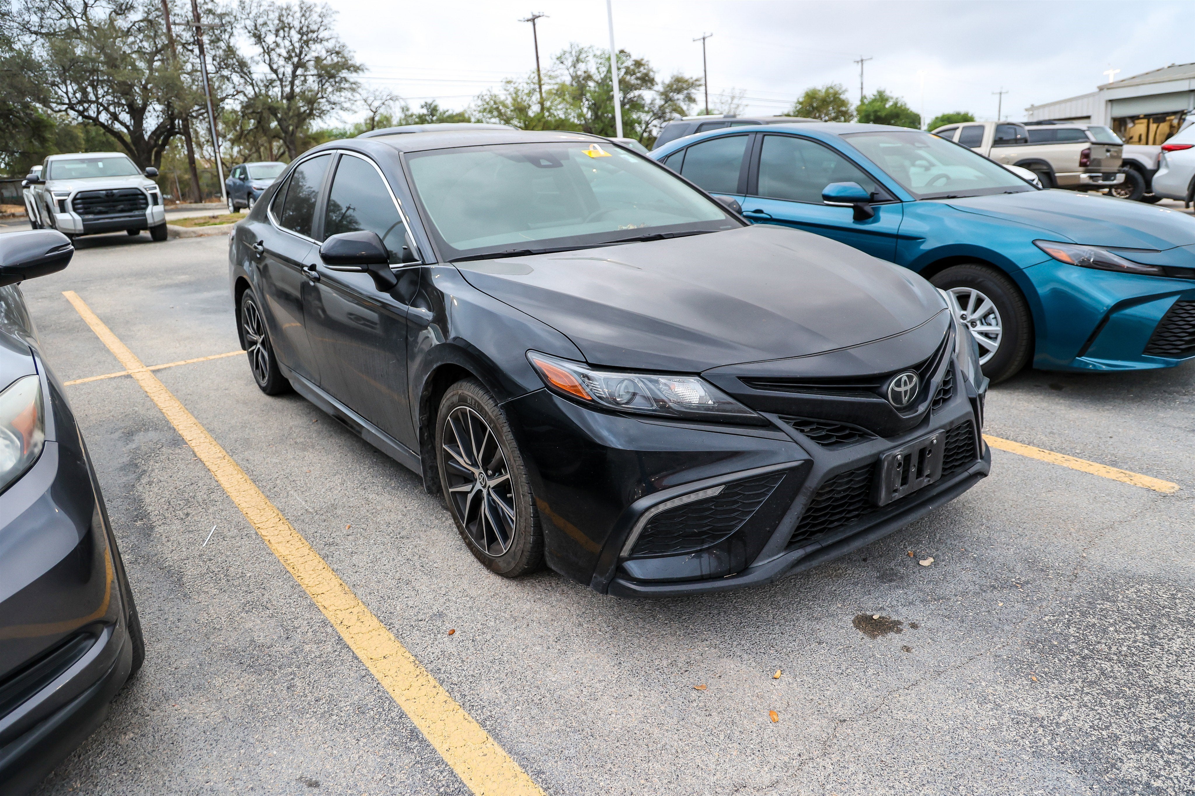 2023 Toyota CAMRY SE