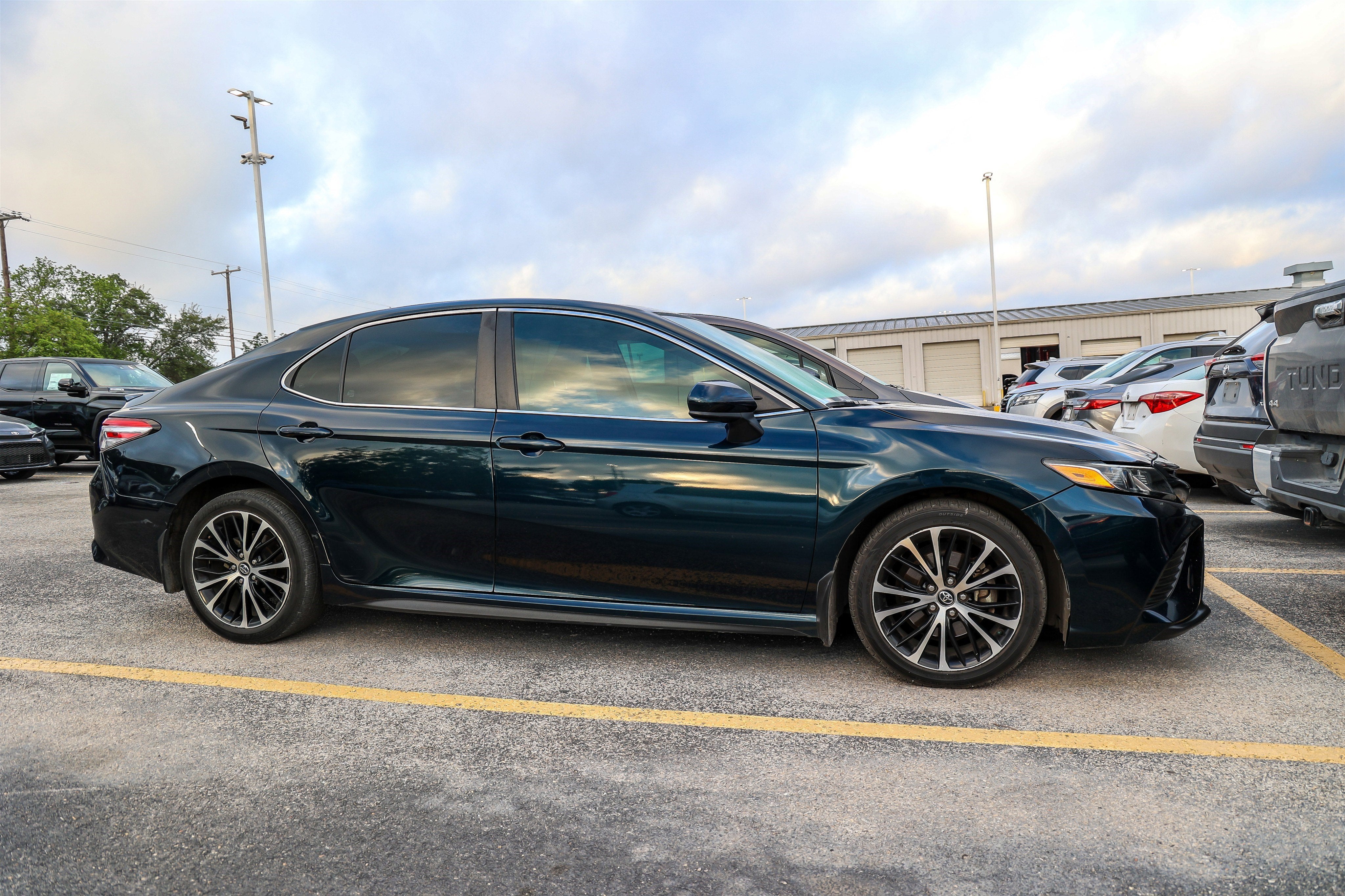 2020 Toyota Camry SE
