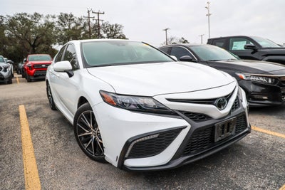 2024 Toyota CAMRY SE