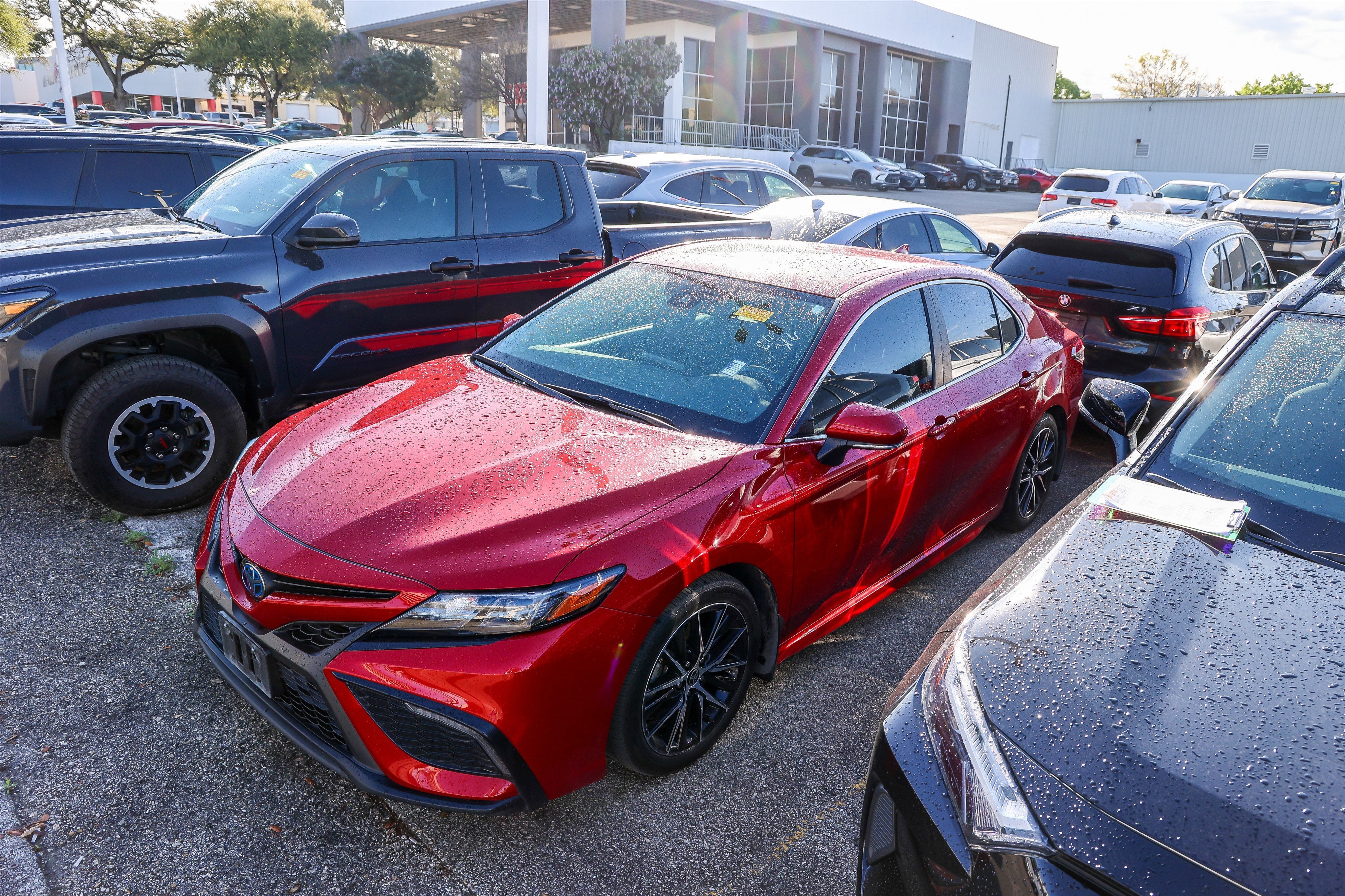 2023 Toyota CAMRY Hybrid SE