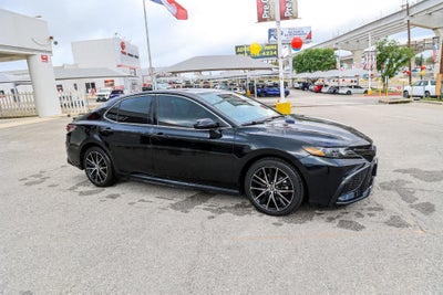 2022 Toyota CAMRY SE