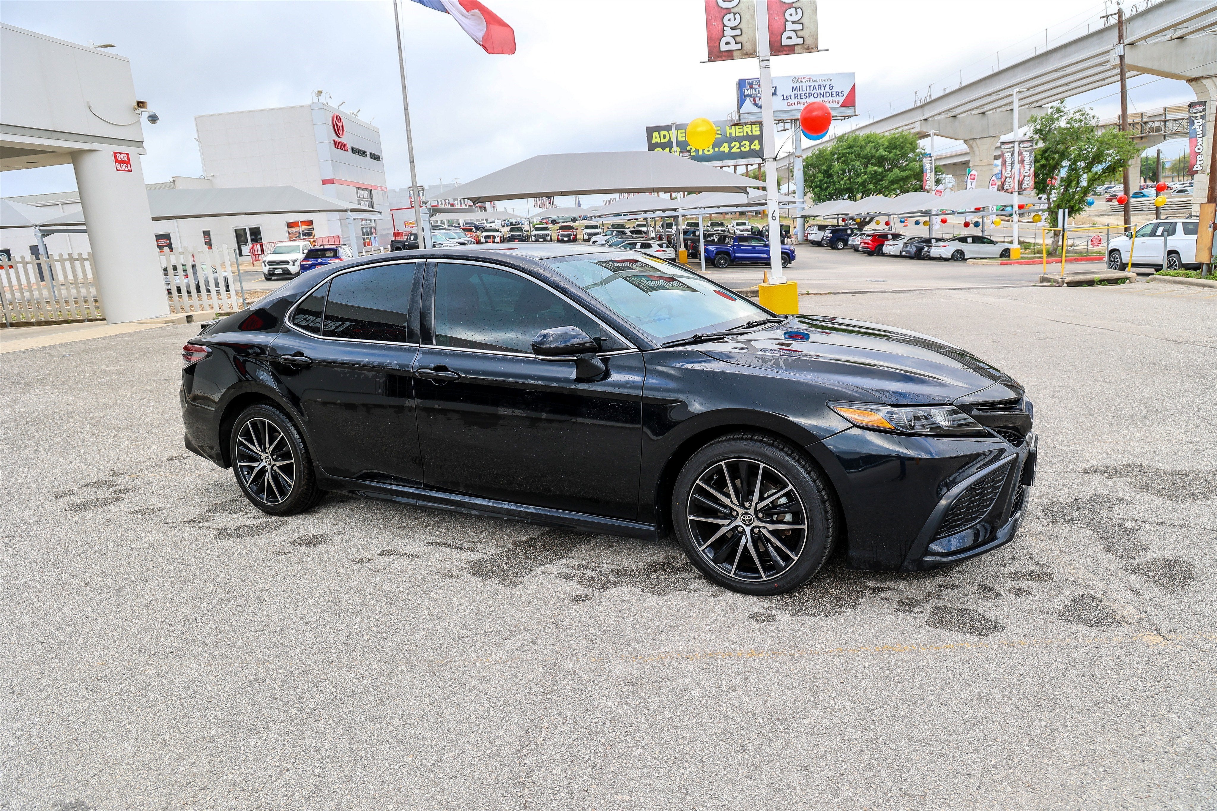 2022 Toyota CAMRY SE