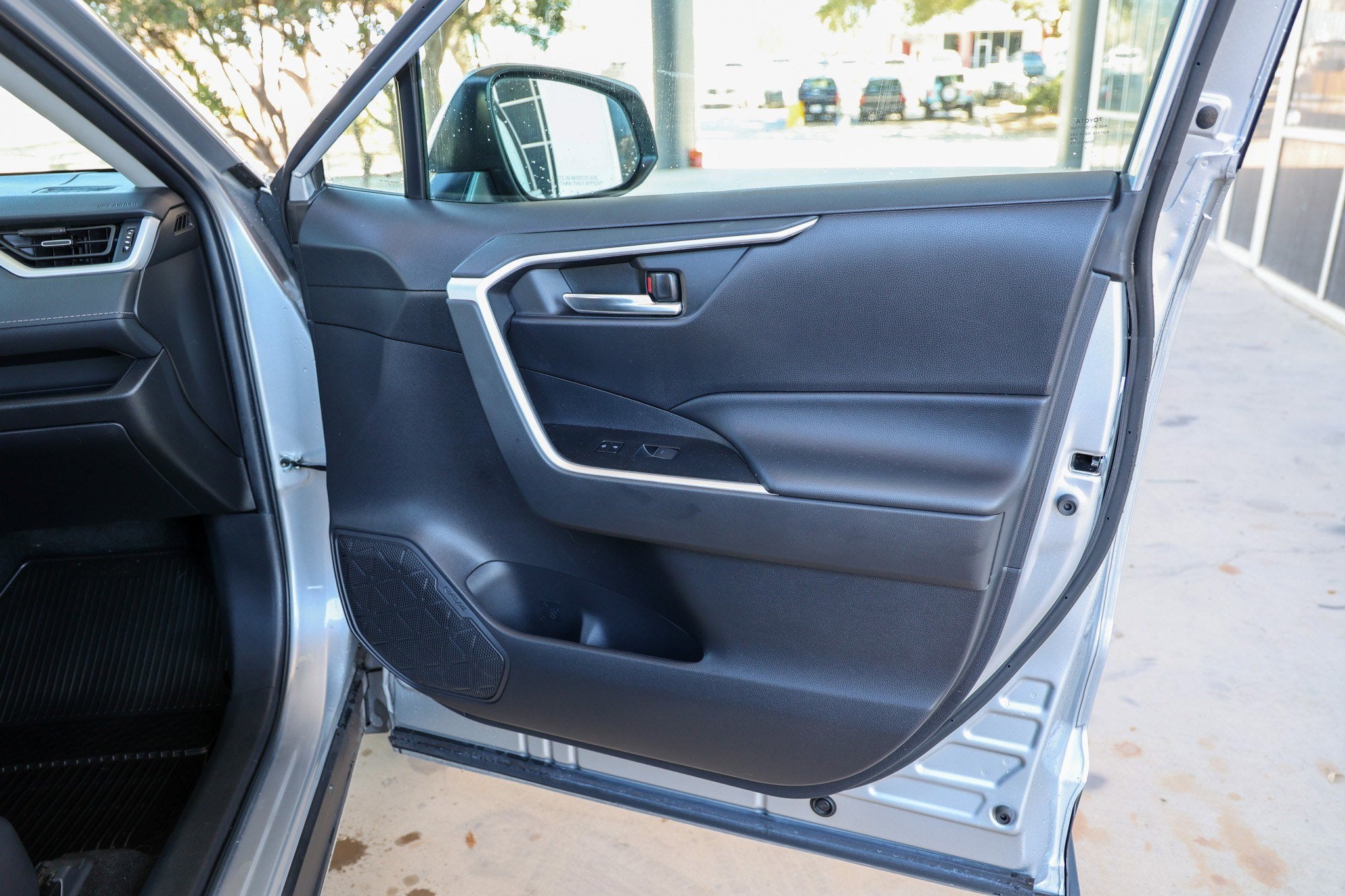 2022 Toyota RAV4 HYBRID Hybrid XLE Premium