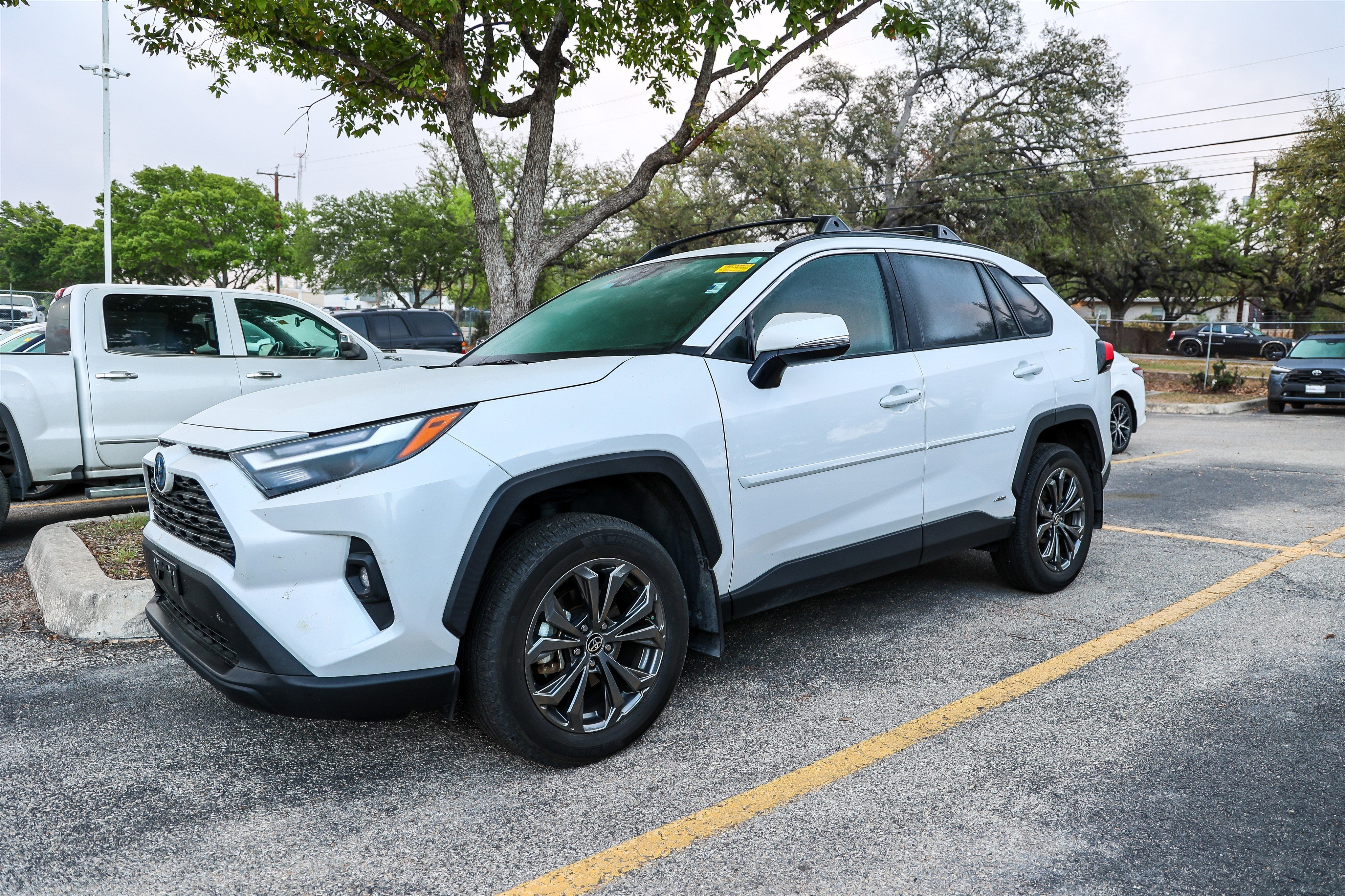 2024 Toyota RAV4 HYBRID Hybrid XLE Premium