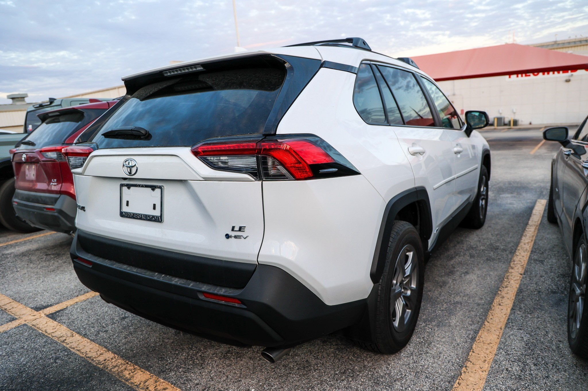 2025 Toyota RAV4 Hybrid LE