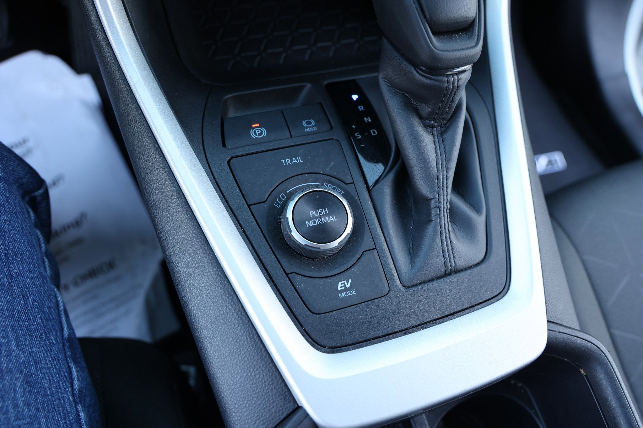 2025 Toyota RAV4 HYBRID Hybrid XLE