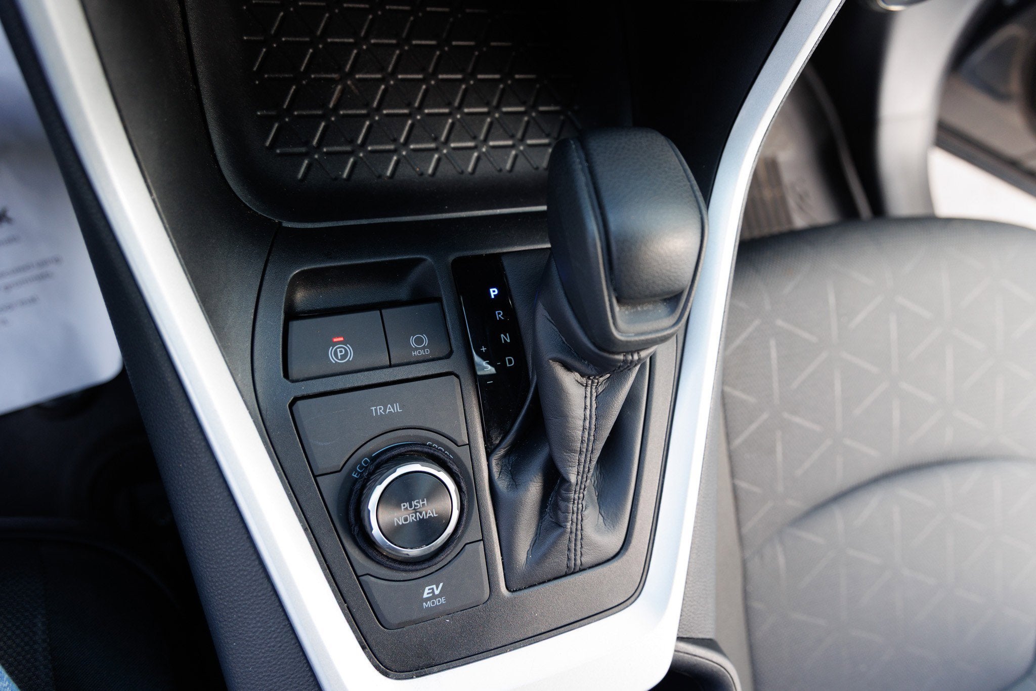 2025 Toyota RAV4 HYBRID Hybrid XLE