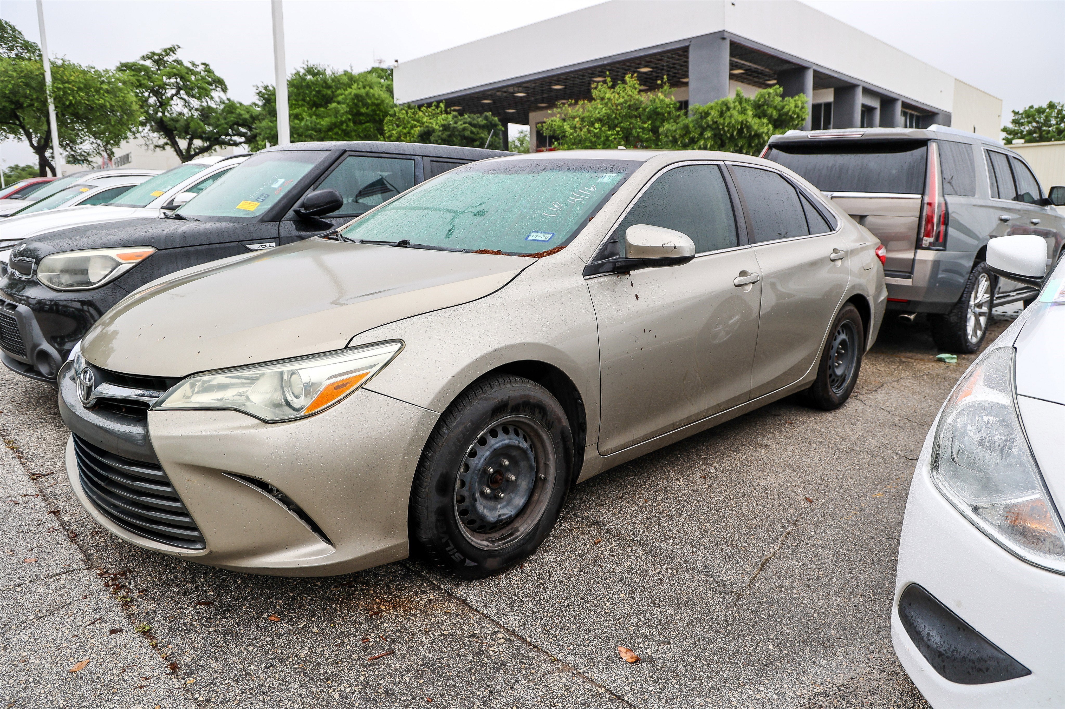 2016 Toyota CAMRY LE