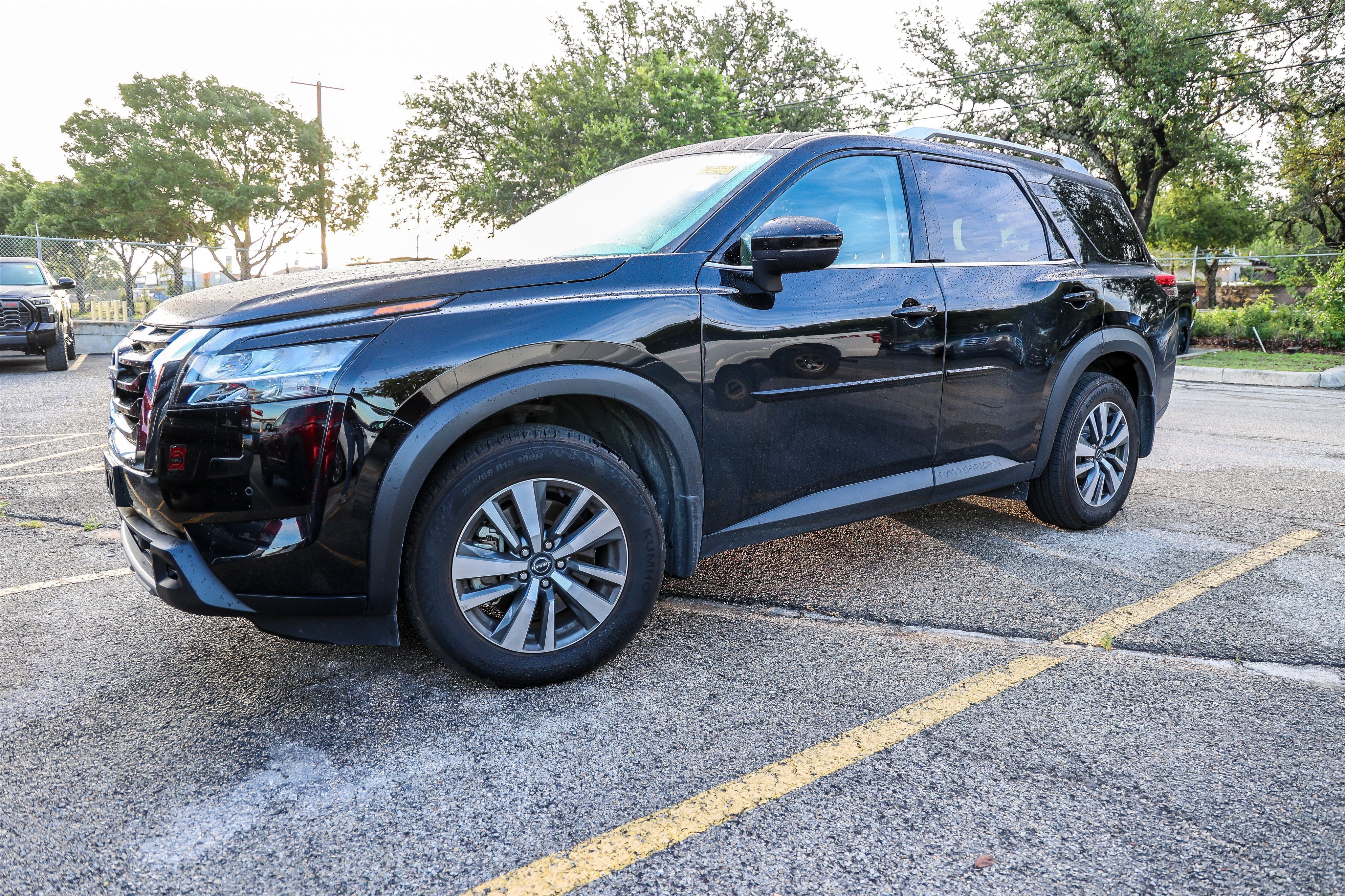 2024 Nissan Pathfinder SL