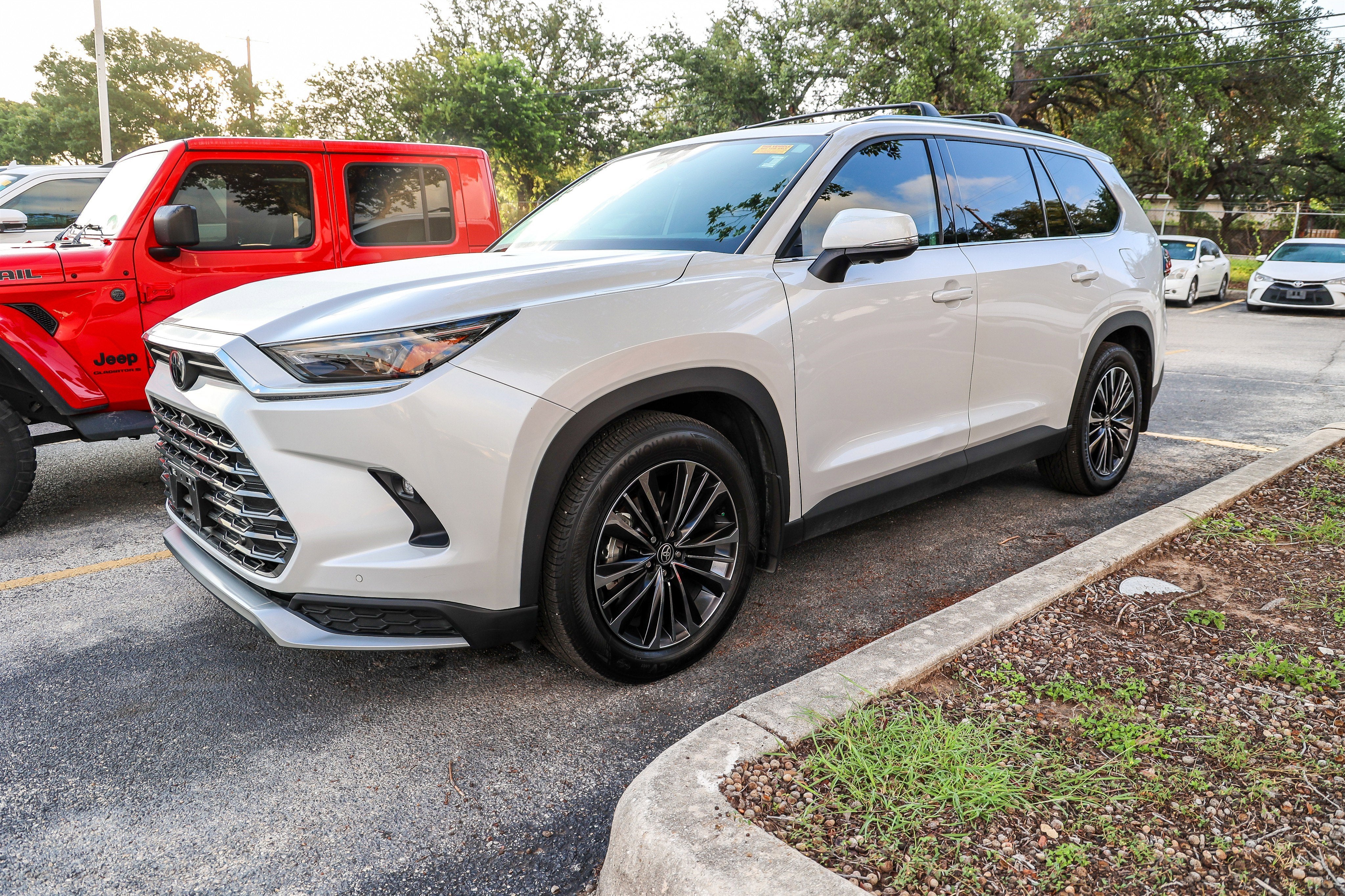 2025 Toyota Grand Highlander Hybrid Hybrid MAX Platinum