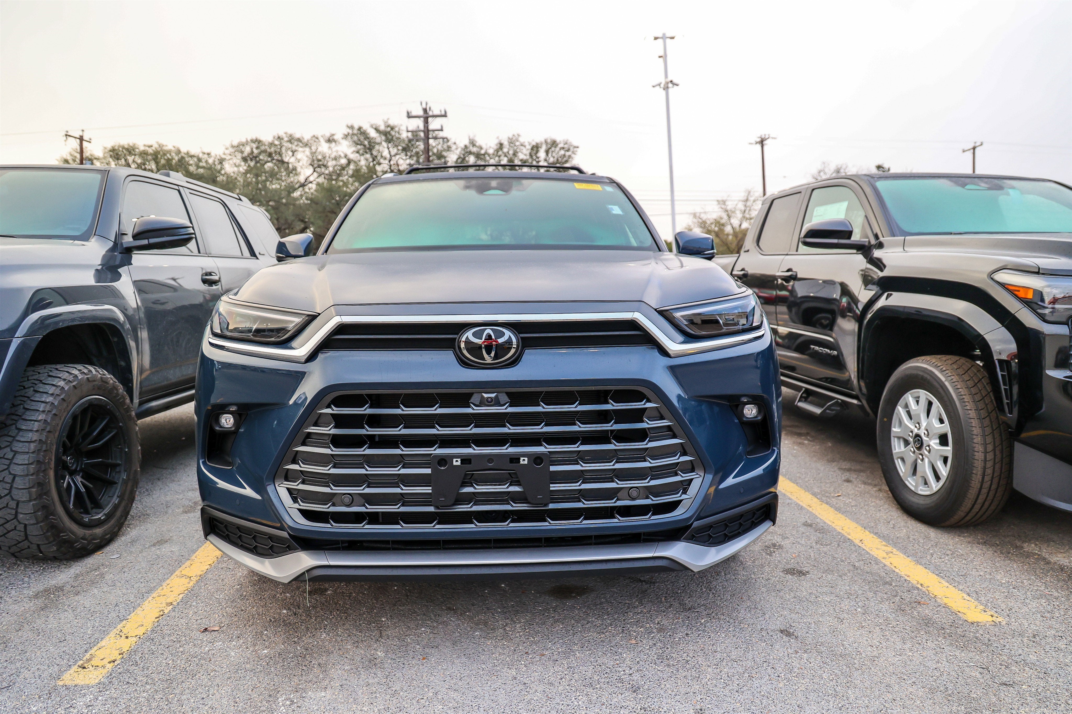 2026 Toyota GRAND HIGHLANDER HEV Hybrid MAX Platinum