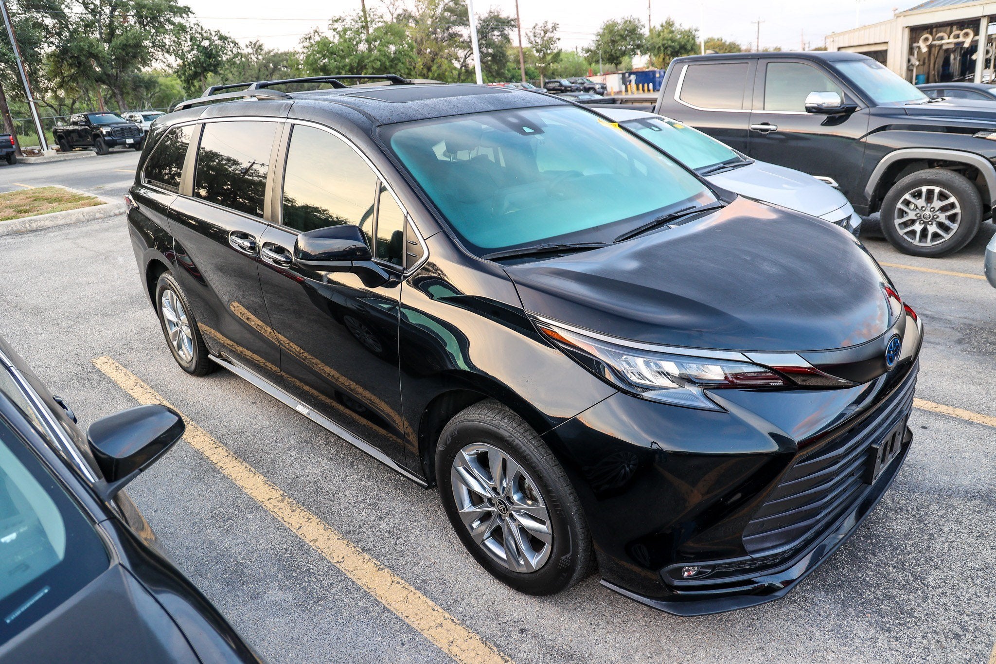 2023 Toyota Sienna Woodland Edition