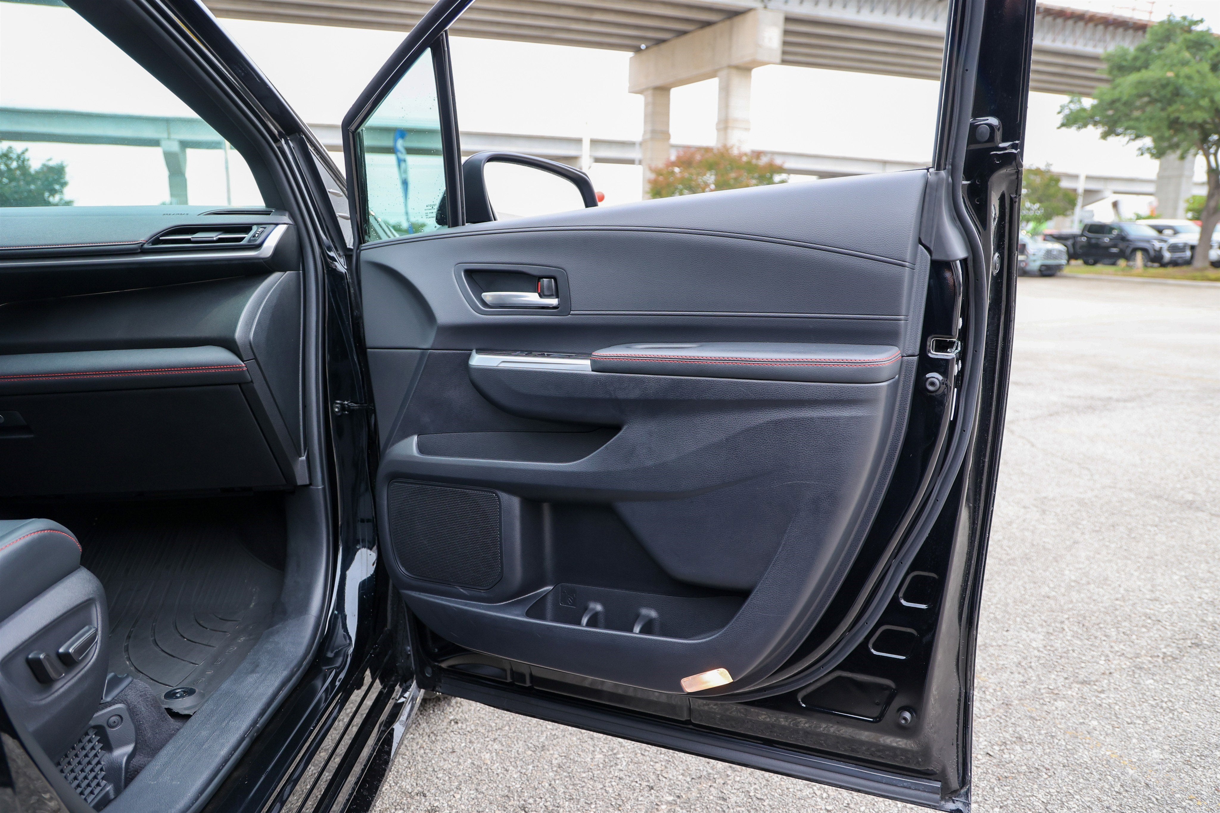2025 Toyota SIENNA XSE XSE