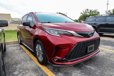 2022 Toyota Sienna XSE