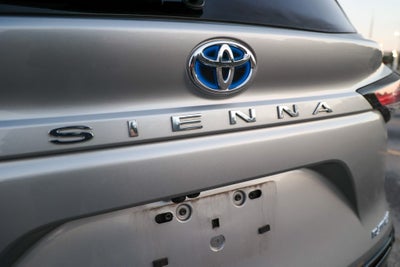 2025 Toyota Sienna Platinum
