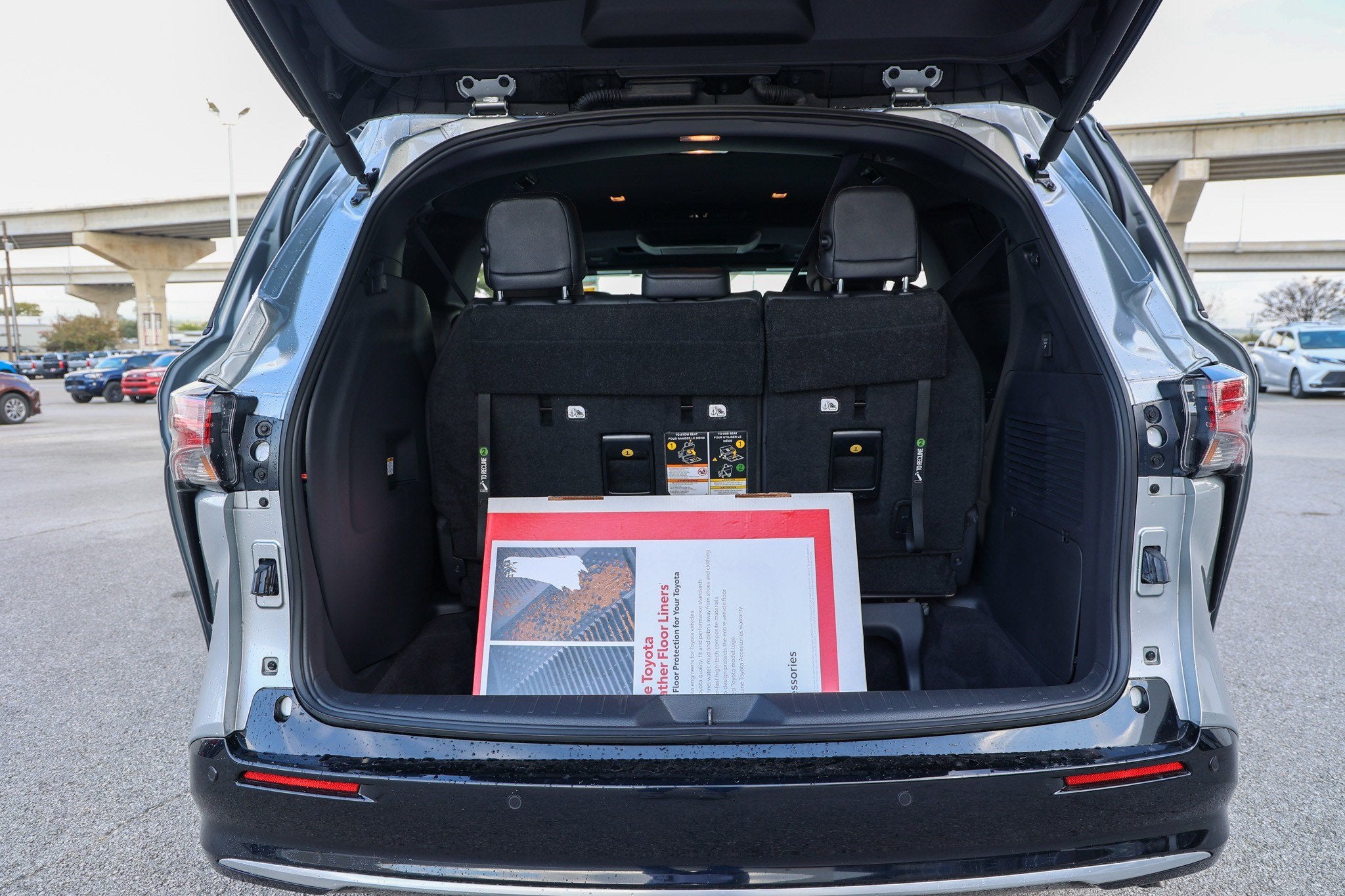 2025 Toyota Sienna Platinum