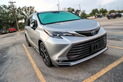 2025 Toyota Sienna Platinum